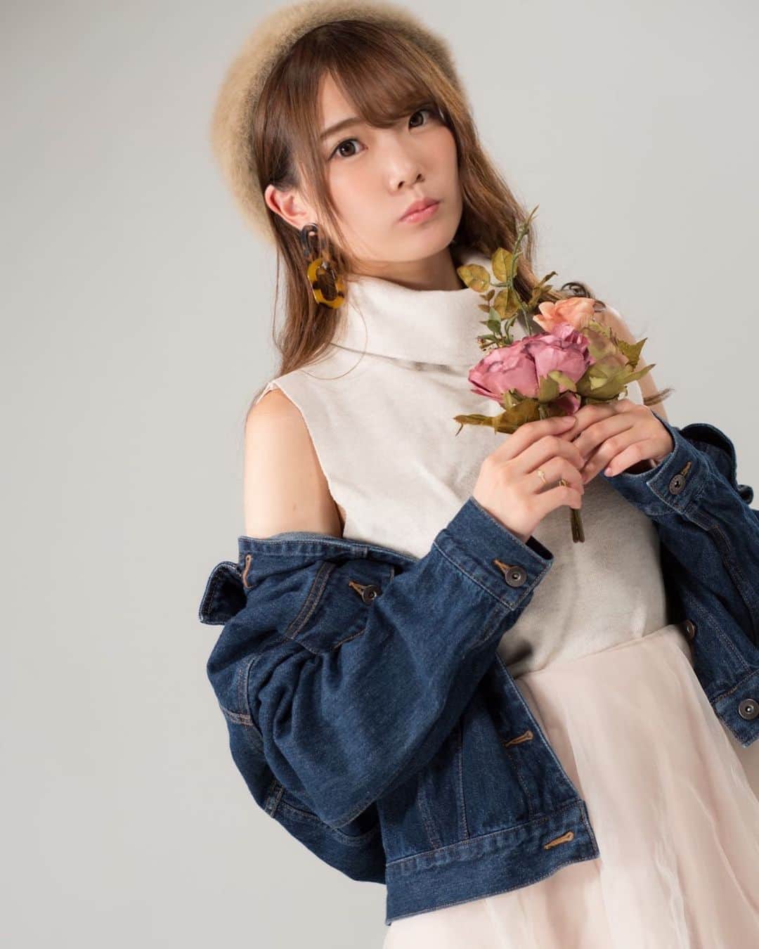 武田美憂のインスタグラム：「. 明日からSuper GT 富士戦🏎🔥 現地に行けないのはもどかしいですが、 オウルテックレディからは 藤本真由ちゃんが勝利の女神としていきます！ . 39号車は34kgのウェイトを積んで走ります💨 でも富士だし… どうか！どうか！表彰台目指せますように！ 皆様もわたしといっしょにTGR TEAM SARD、 DENSO KOBELCO SARD GRSupra  そしてヘイキ選手、中山選手への応援を どうぞよろしくお願いいたします！！ . #オウルテックレディ #オウルテック #owltech #sgt #supergt #owltech #tgrteamsard #sard #いいねしてね #portrait #portraitphotography #model #japanesegirl  #racequeen #レースクイーン #グラビア #水着 #ハウススタジオ #被写体モデル #被写体 #モデル #作品撮り #ポトレ #ポートレート #followme #フォロワー増やしたい #フォロワー募集」