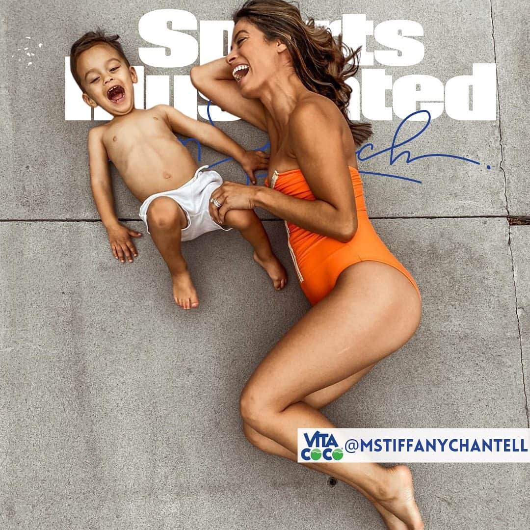 Sports Illustrated Swimsuitさんのインスタグラム写真 - (Sports Illustrated SwimsuitInstagram)「Feel Good Friday ✨ head into your weekend feeling good with this weeks #feelgoodfuel highlights! Don’t forget to tune in later today to hang with @oliviabrower_ live on our IG!   @brittanycarel @smdana @mstiffanychantell @alyraeeee @jenniferstehlin」10月2日 22時58分 - si_swimsuit