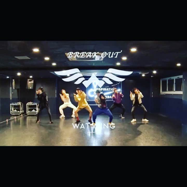 古幡亮（WATWING）のインスタグラム：「. WATWING Choreograph Project 第3弾は  WATWINGの楽曲の中で一番の ダンスナンバー 「BREAK OUT」!!!  日本が誇る最高のダンサー @kazthefire と @reina_queenme  がエモくてアツい振付を作ってくれました!!!  メンバーも大好きなナンバーです! 是非見てみてください!!!  さぁ、Choreograph Projectも終盤線 次はどの曲か予想してみてね！ . .  #WATWING#BREAKOUT #dance#dancepractice #practice#choreography #choreograph #ダンス」