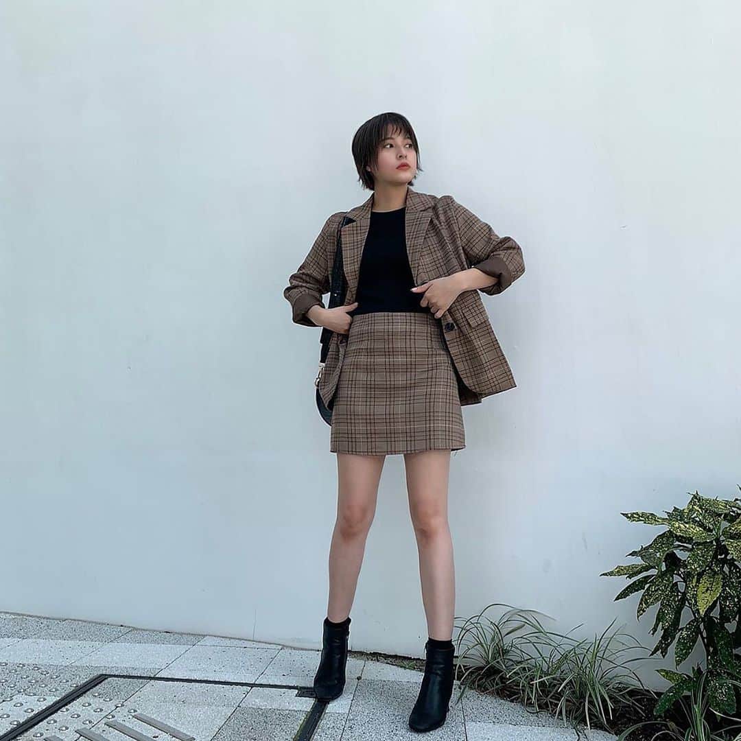 えなちぃのインスタグラム：「&mymeで1番人気商品の セットアップ🥺 スカートがインナー付きだよ‼️ ジャケットも裏生地が付いてて、 まだまだ着れそうです😆✨」