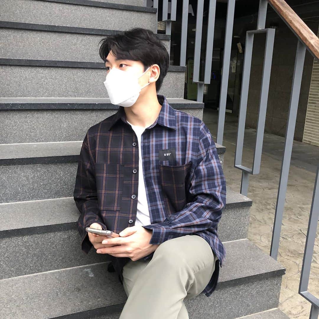 ハイトップのインスタグラム：「😷」
