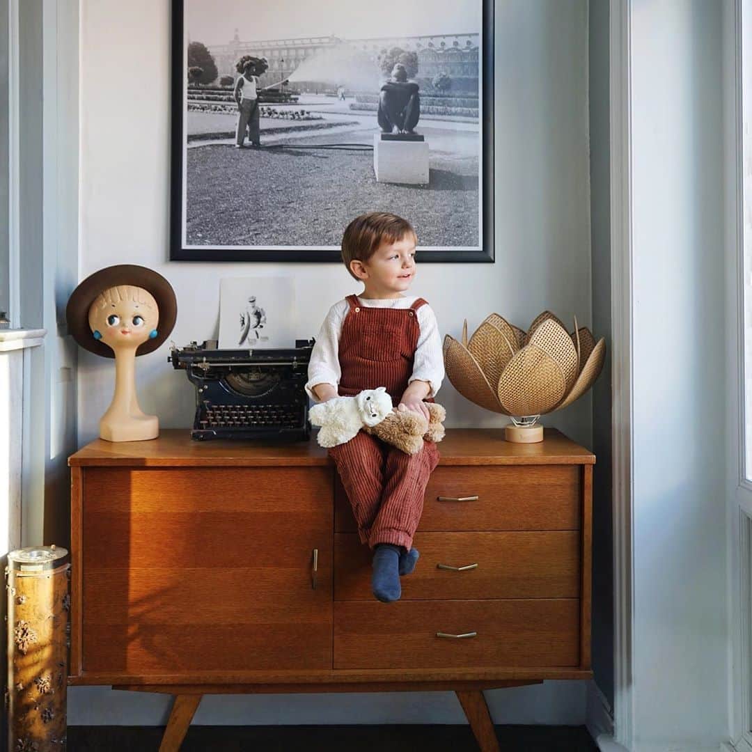 チップ＆ペッパーのインスタグラム：「StylRaven Farmhouse Design coming soon  . . . . . .  #thenewbohemians #thatsdarling #vintagesthetic #petitjoys #exploreroftheworld #cornersofmyworld #littlestoriesofmylife #momentslikethis #homedecor #makeityours」