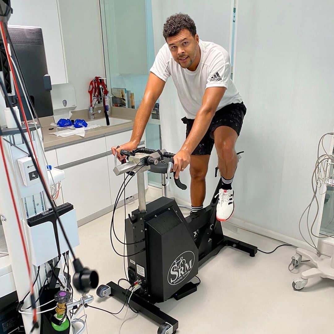 ジョー＝ウィルフリード・ツォンガのインスタグラム：「New routine, never give up 👊🏽 #tsongateam」