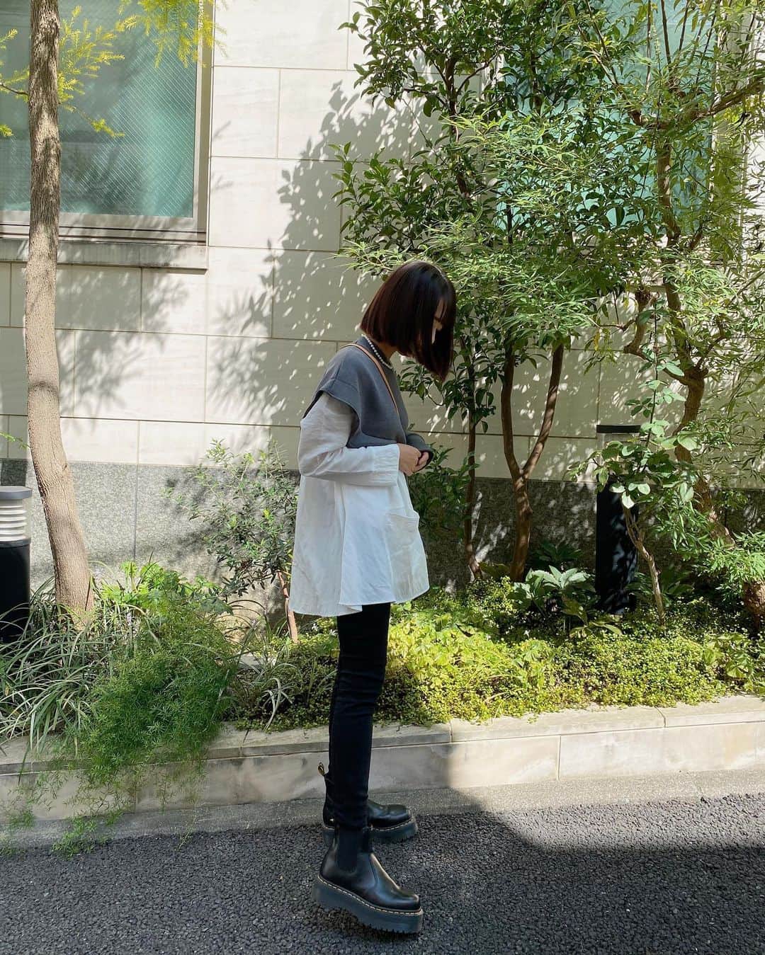 近藤千尋のインスタグラム：「@gap_jp  のパンツが伸びて気持ちいい😍 お仕事終わりに、 今日はちょっとお出かけ🍂☺️ 家族といる時間が一番心地いい😌💓  皆様素敵な週末を😍❤️ #gap  #心地よさからはじめよう」