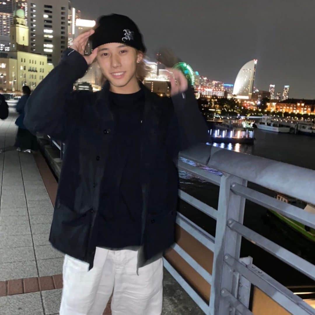 のインスタグラム：「横浜＋ @typecold に借りたアウター 多分ばれてないからもう俺の」