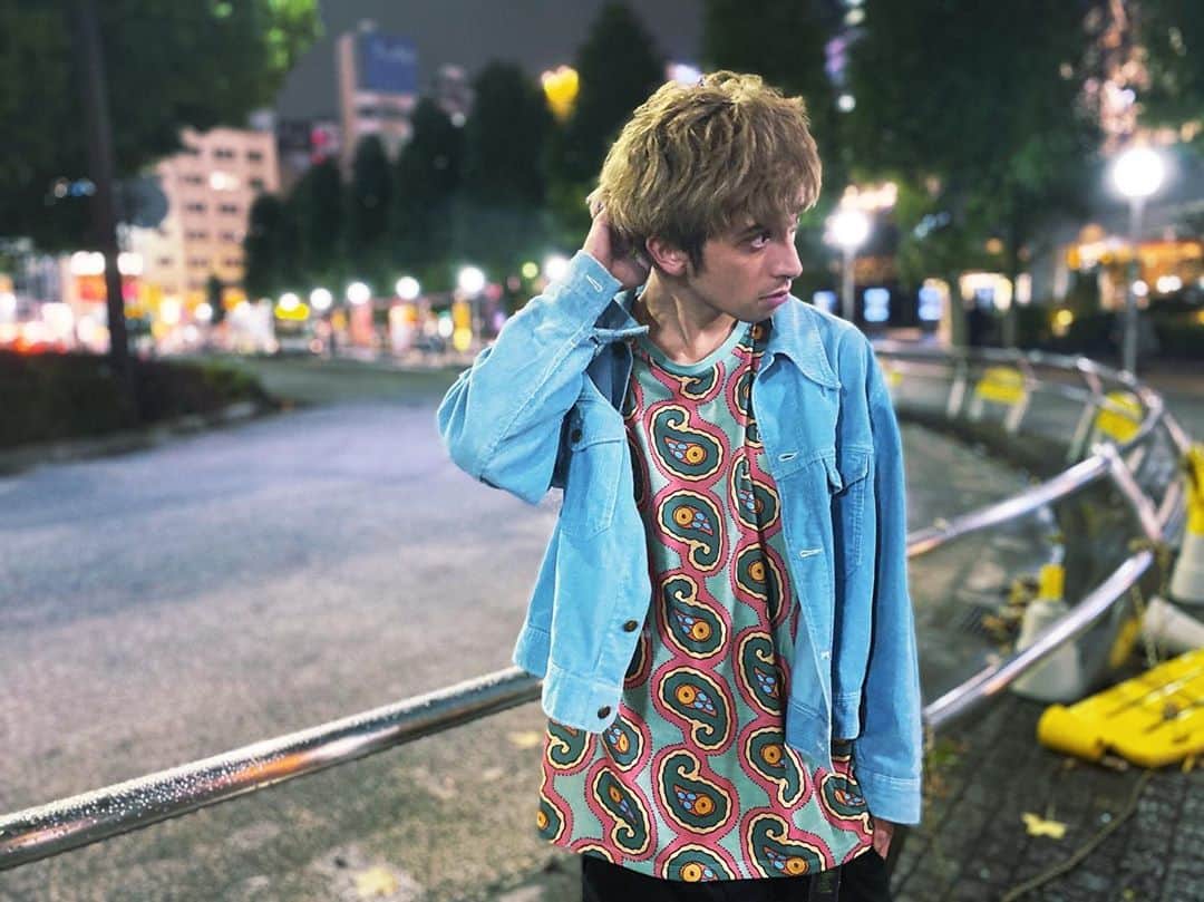 のインスタグラム：「feeling like im heading into a whole new zone💨💨💨」