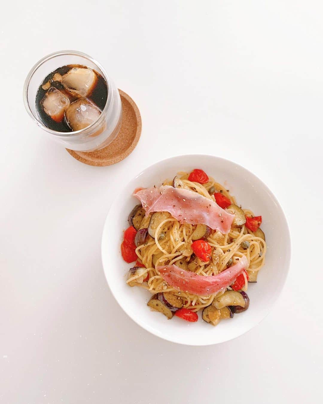 Lilmeのインスタグラム：「週に3回はパスタ作って食べてる。 ケッパー入れるだけでこんなにも美味しさ増すなんて知らなかったんだもん❤️😭#リルごはん」