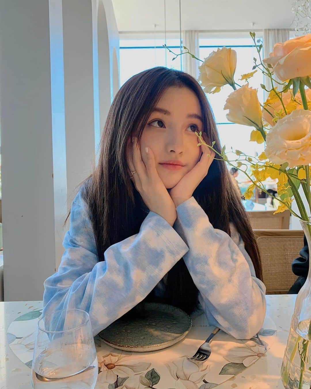リン・シャオザイのインスタグラム：「🌷💗💕🥰」