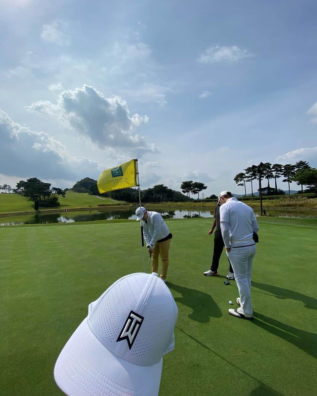 グァンス さんのインスタグラム写真 - (グァンス Instagram)「골프치고온나를위한상이군.. ゴルフに行ってきた俺へのご褒美かなー　それにしても、今日一緒に回った人。。ミルキーも、知ってる人。。めっちゃくちゃうるさかったな。。🤔早くゴルフ上手くなってねー🤭 #Golf #shackshackburger」10月2日 19時09分 - kwangsamak