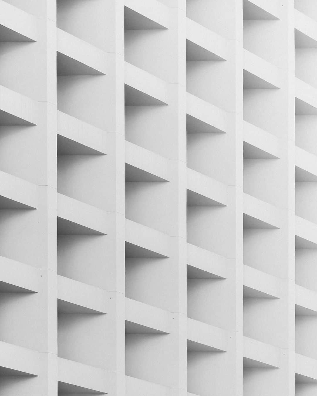 ニールバレットさんのインスタグラム写真 - (ニールバレットInstagram)「Visual Inspiration / Geometric Architecture / 01  Ph: Bady Abbas  #NeilBarrett #Inspiration #VisualInspiration #Architecture」10月2日 19時22分 - neilbarrett