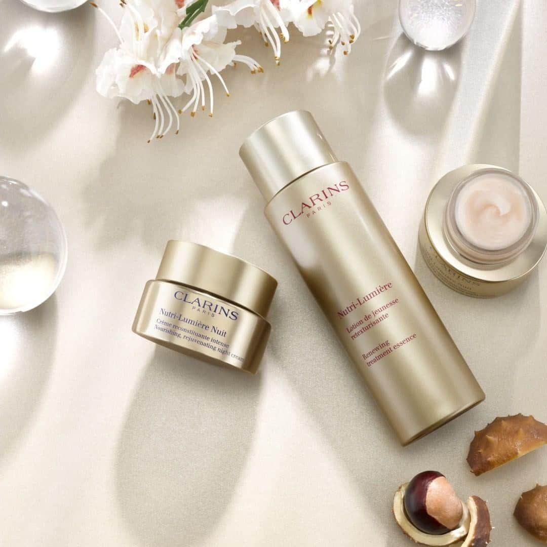 Clarins Australiaさんのインスタグラム写真 - (Clarins AustraliaInstagram)「🌟DID YOU KNOW?🌟⁣ ⁣ Clarins Laboratories dedicated three years of research and development, 240 formulation tests and collaboration with three⁣ scientific institutions just to discover the cause of damage to the micro-nutrient network in nutrient-depleted skin. This research has helped to develop the Nutri-Lumiere range which aims to support & celebrate mature women by nourishing, illuminating and restoring the natural radiance of this beautiful age.⁣ ⁣ 📸 Image via @clarinsuk ⁣ ⁣ #ClarinsAus #ClarinsSkincare」10月2日 19時30分 - clarinsanz