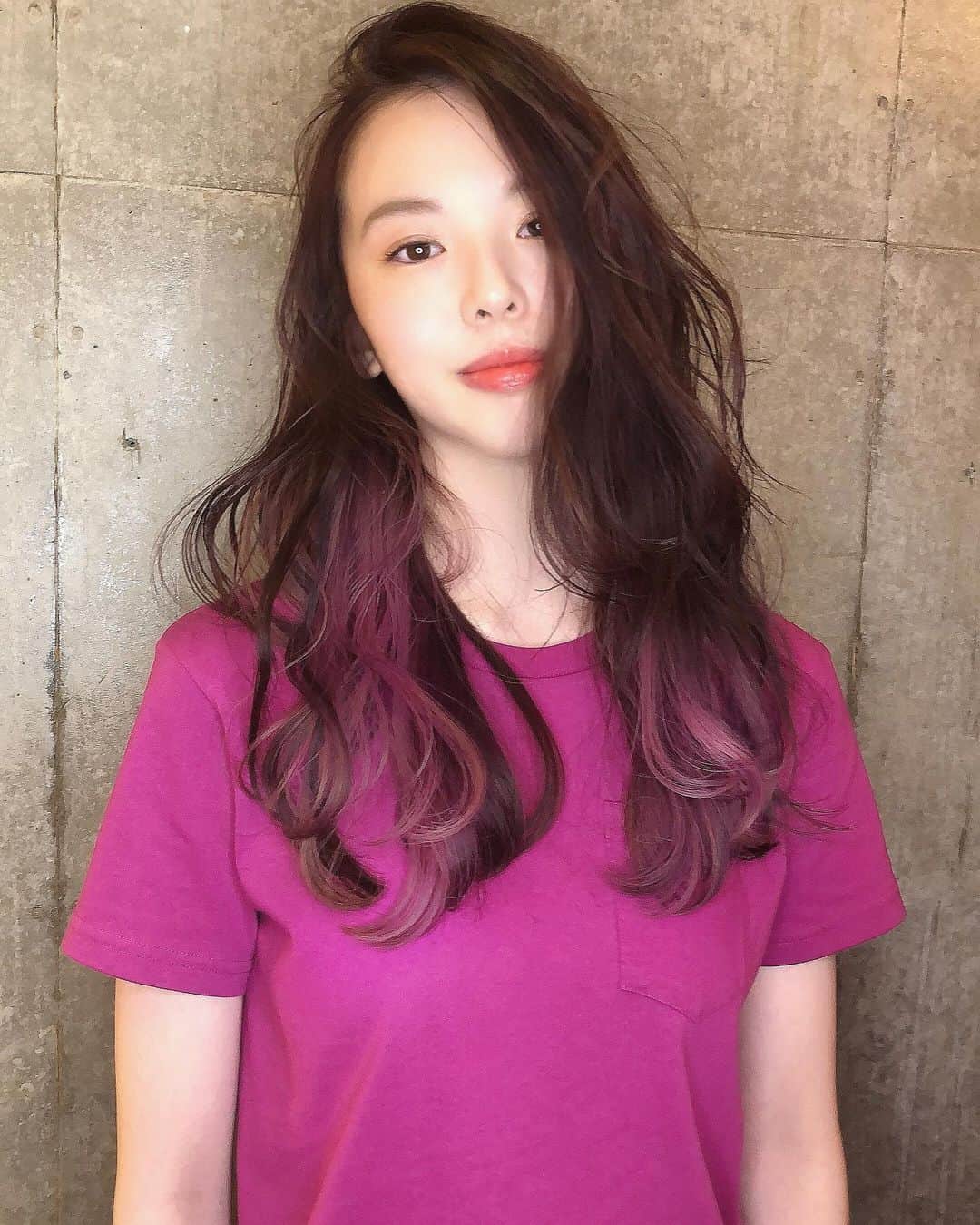 斉藤潤一のインスタグラム：「ローズピンクとラベンダーピンクのインナーカラー❤️  #インナーカラー  スタイリスト　#斉藤潤一  #バレイヤージュ  明るいカラーが好きな方は是非 . 〒150-0041 東京都渋谷区神南 ご予約はこちらへ ☞☞ TEL ☏﻿ ﻿03-3462-2093 web  roco@1cs.jp 渋谷 美容室 #rocospearz . 〒150-0041 東京都渋谷区神南1-14-9 第7FMGビルB1F . . ご予約はこちらへ ☞☞ TEL ☏﻿ ﻿03-3462-2093 web  roco@1cs.jp . ★平日  open  11:30-22:30 ★土日祝  open  11:00-21:30  #渋谷#東京#oggiotto#新宿#新宿美容室#ヘアアレンジ #外国人風#バレイヤージュ #hair#渋谷美容室 #インナーカラー#オシャレ #ダブルカラー#外国人風カラー#ショートヘア #ヘアアレンジ #ケアブリーチ  #ラベンダーアッシュ #newcolor # #tokyo #shibuya #hair #ボブスタイル #モデル#バレイヤージュカラー #バレイヤージュグラデーション」