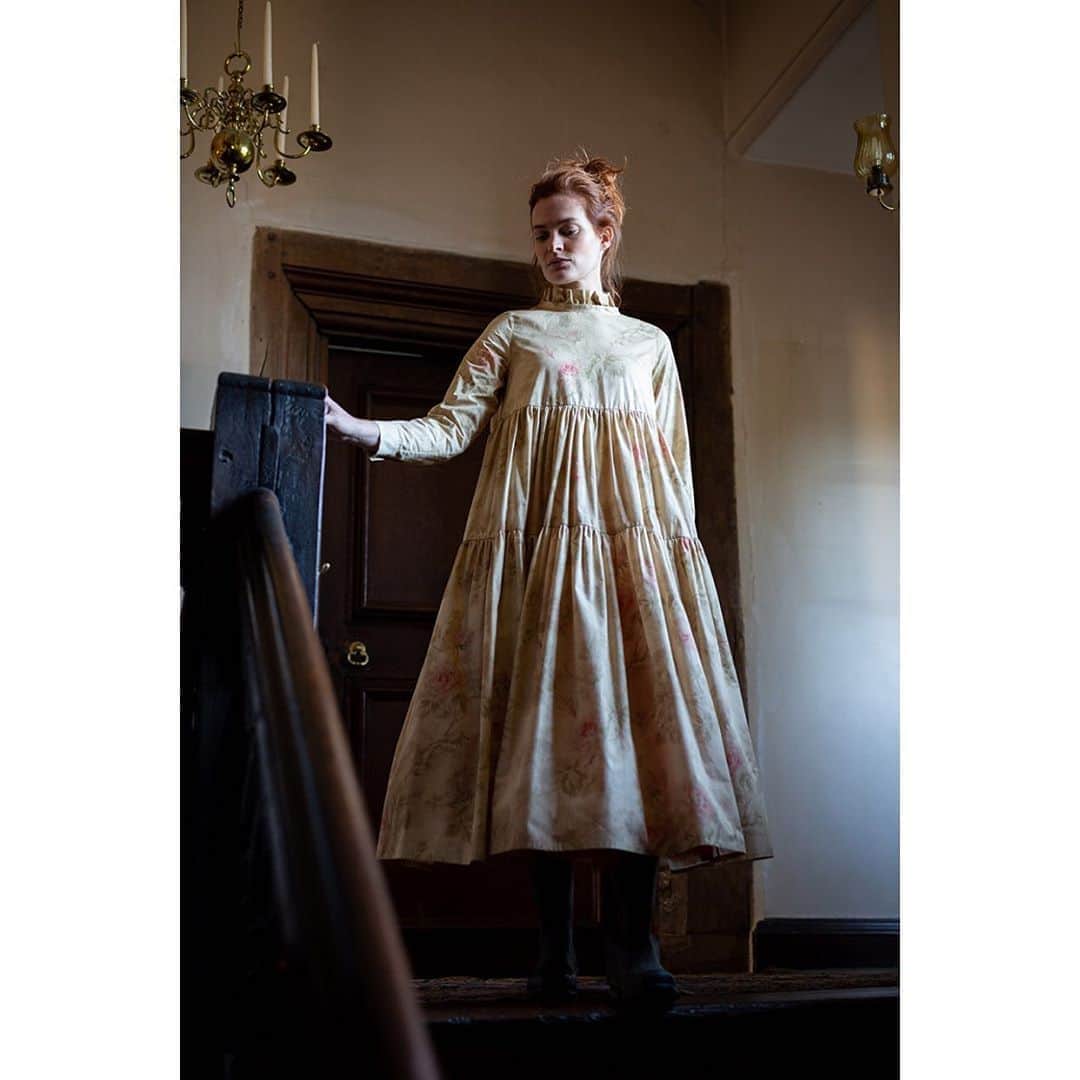 のインスタグラム：「Classic, cosy and elegant. The Francesca dress has arrived. Seen here in our new Evelyn print on our beautiful models @vcjobb and @just_belle 🍂🍁 @christina_strutt @scottlongjphoto #autumn #cliftonmaybankhouse #livinglifebeautifully #madelocally #shoplocal #somerset #bruton #ootd #cabbagesandroses #britishprintmakers #britishfashion #aw20 #aw2020」