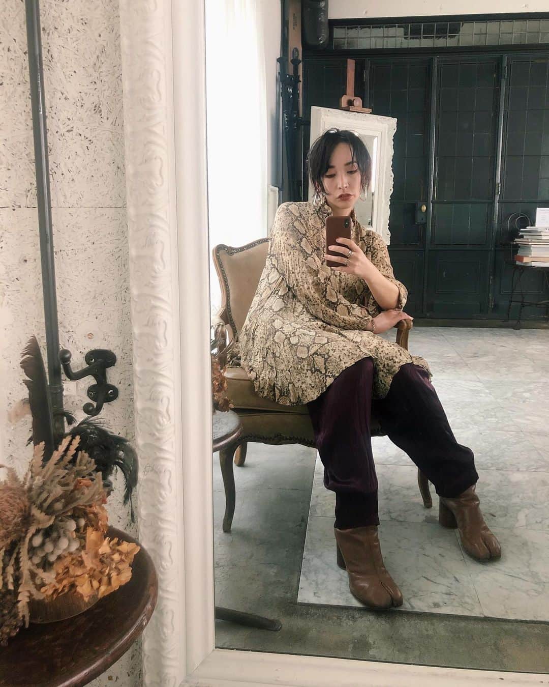 佐々木香奈さんのインスタグラム写真 - (佐々木香奈Instagram)「秋もいいね🍂  髪型変えたい病。 11月まで我慢🤔 (オープンはよしてー笑)」10月2日 19時43分 - sasakikana