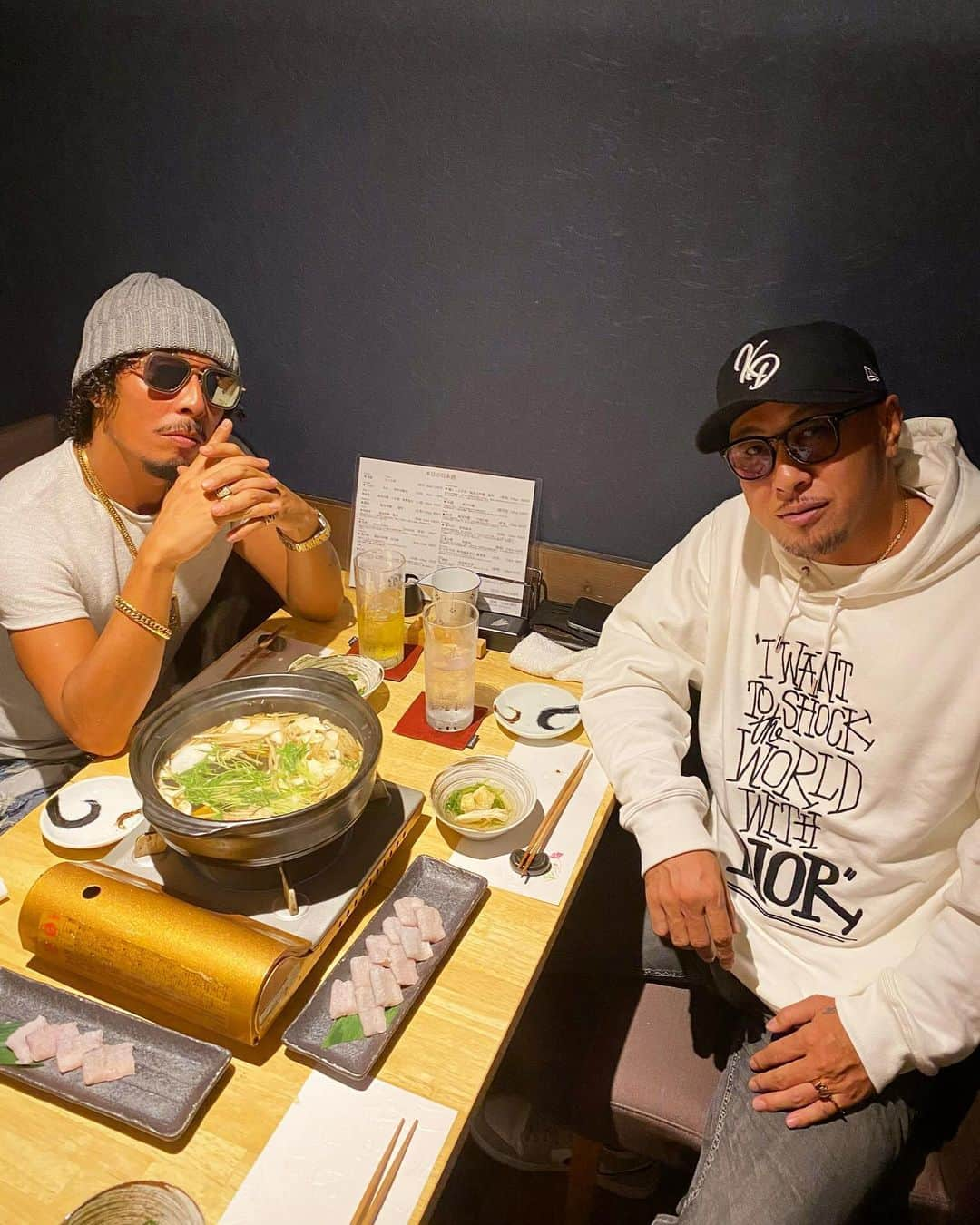 Kayzabroのインスタグラム：「DJ☆GOと鰻食いながらAZZUROミーティング😎 #azzurodesign #newestunitedhiphopstore」