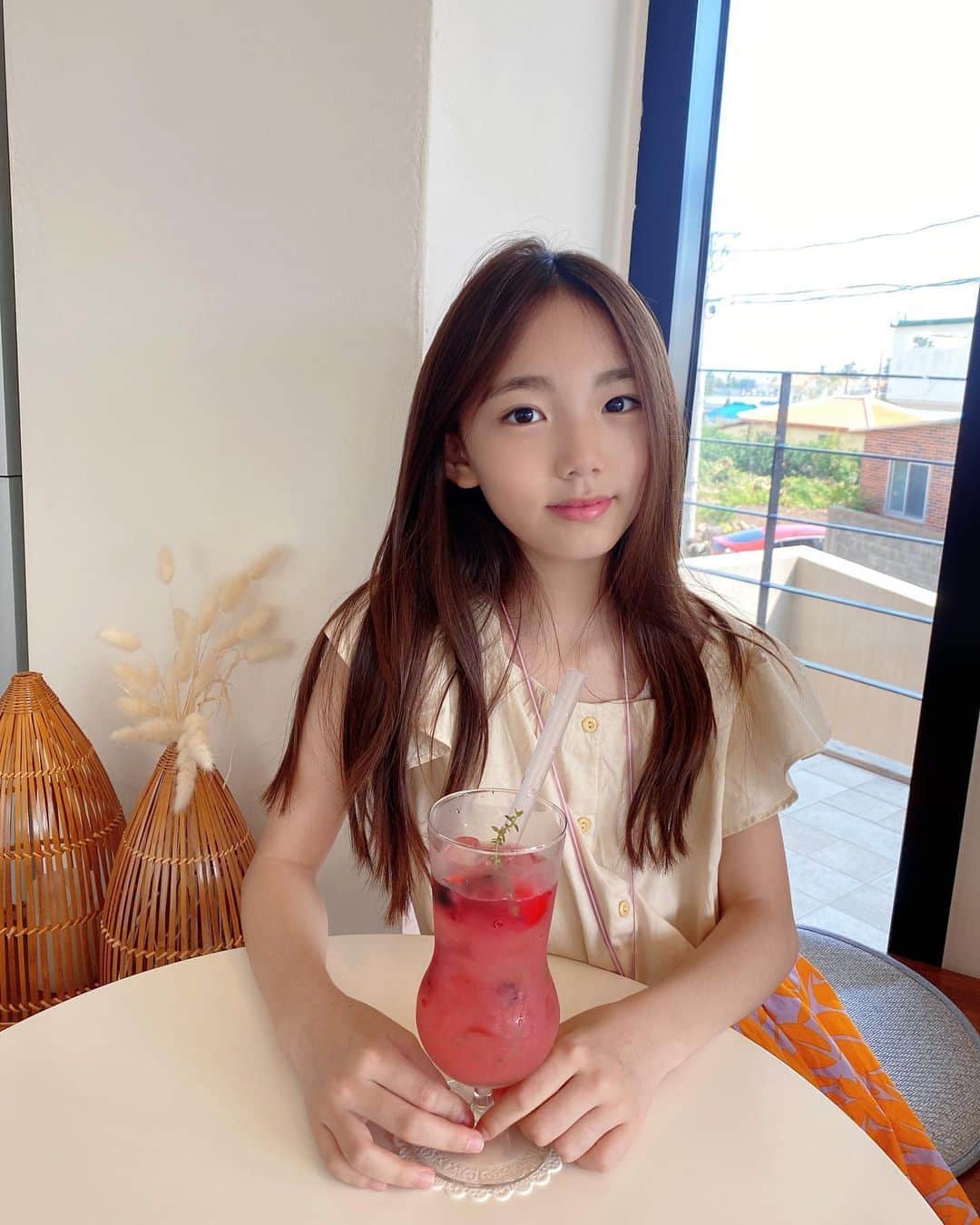 ウンチェのインスタグラム：「. 다들 해피추석 보내고 계신가요♥️ - - - - #명절 #추석 #연휴 #딸스타그램 #주니어모델 #아역배우 #이은채」