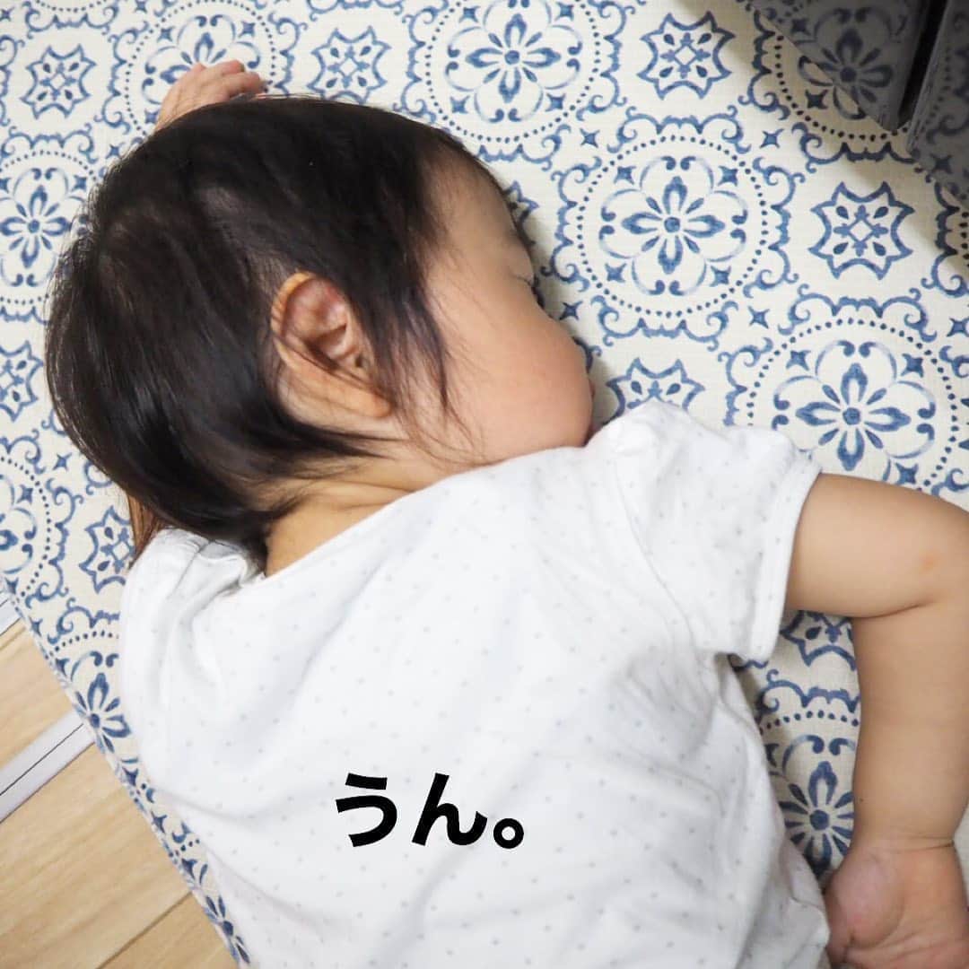 makikoさんのインスタグラム写真 - (makikoInstagram)「❤︎ 夜起きてきて、  洗い物してる私の足下で、  また寝た。🐥  #漂う事件感 #キッチンで寝る子 #火サス  #ことちゃんなかなかの大物やな #2歳 #2歳1ヶ月 #女の子 #キッチン #親バカ部」10月2日 20時14分 - batako93