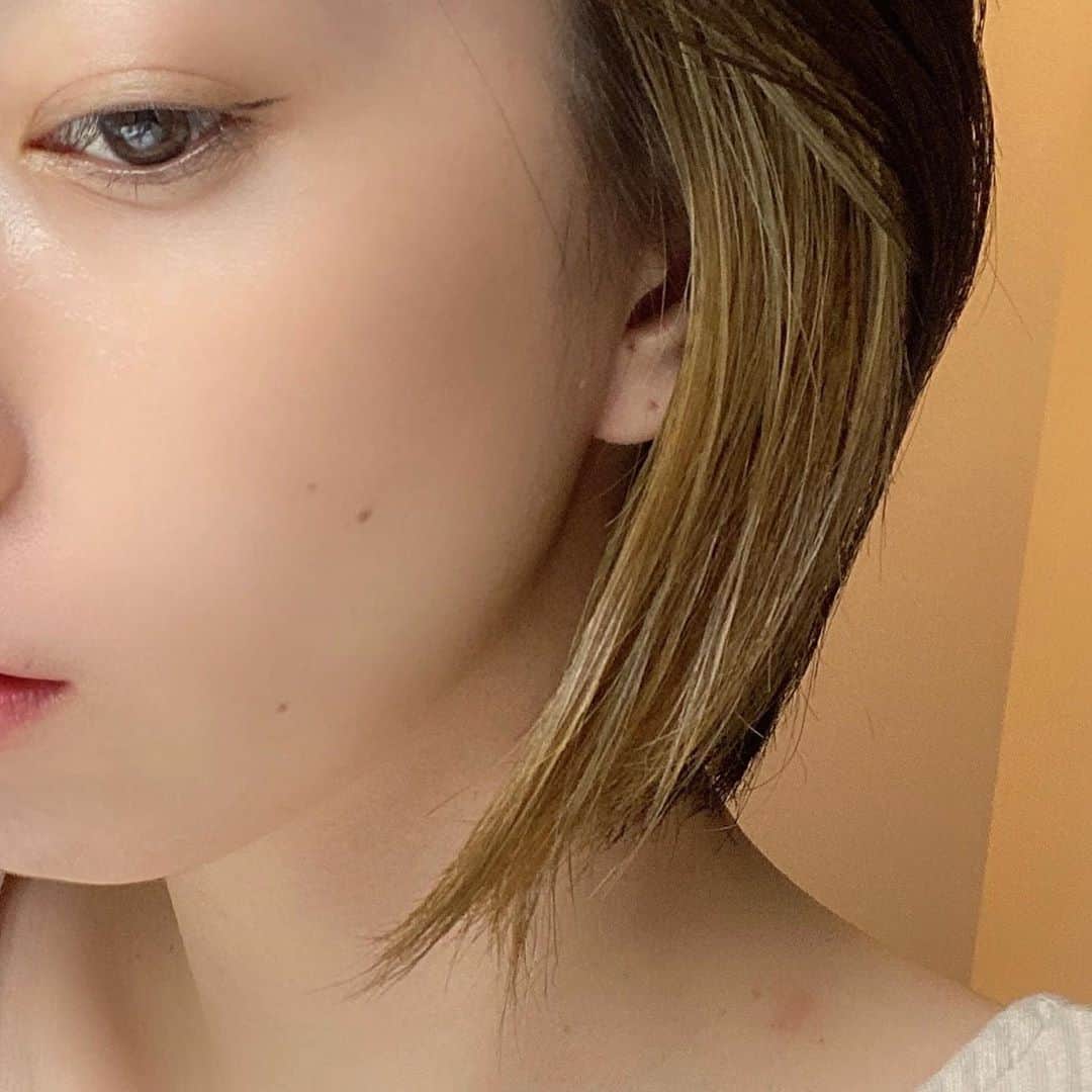 山田美花のインスタグラム：「■2020.10  これがこうなって。。。 インナーカラーお気に入り❤  #前髪いつぶりでしょうか」