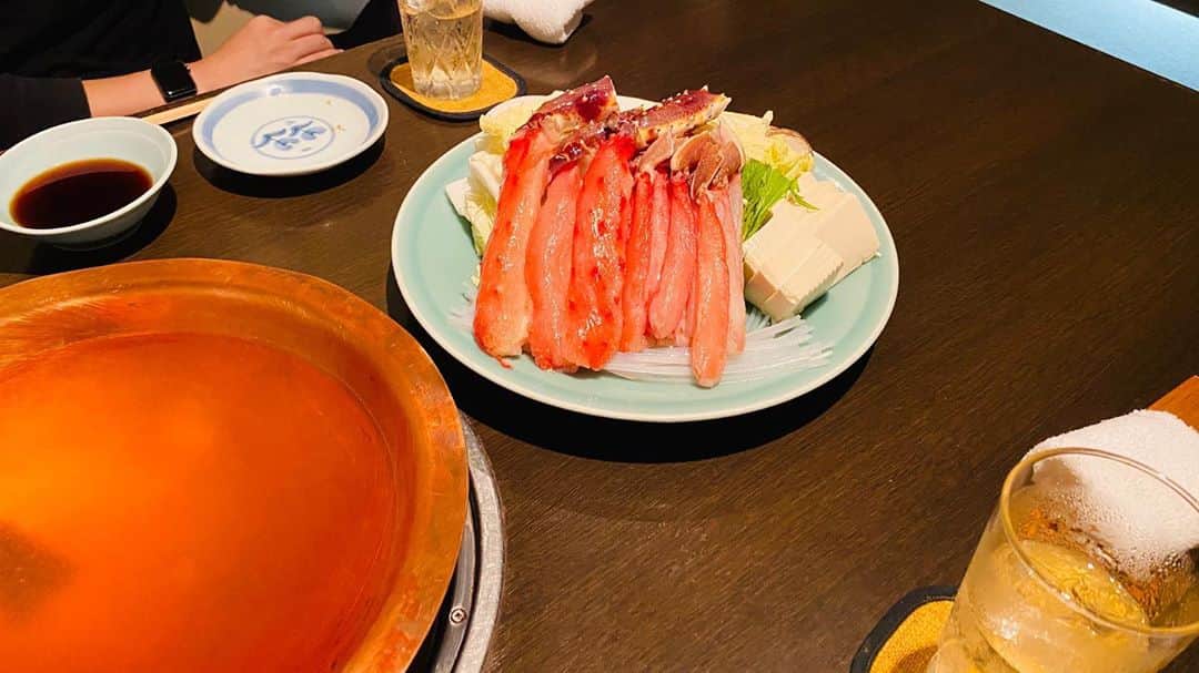 小向美奈子さんのインスタグラム写真 - (小向美奈子Instagram)「蟹🦀シャブする❣️」10月2日 20時27分 - x375x_komukai.m