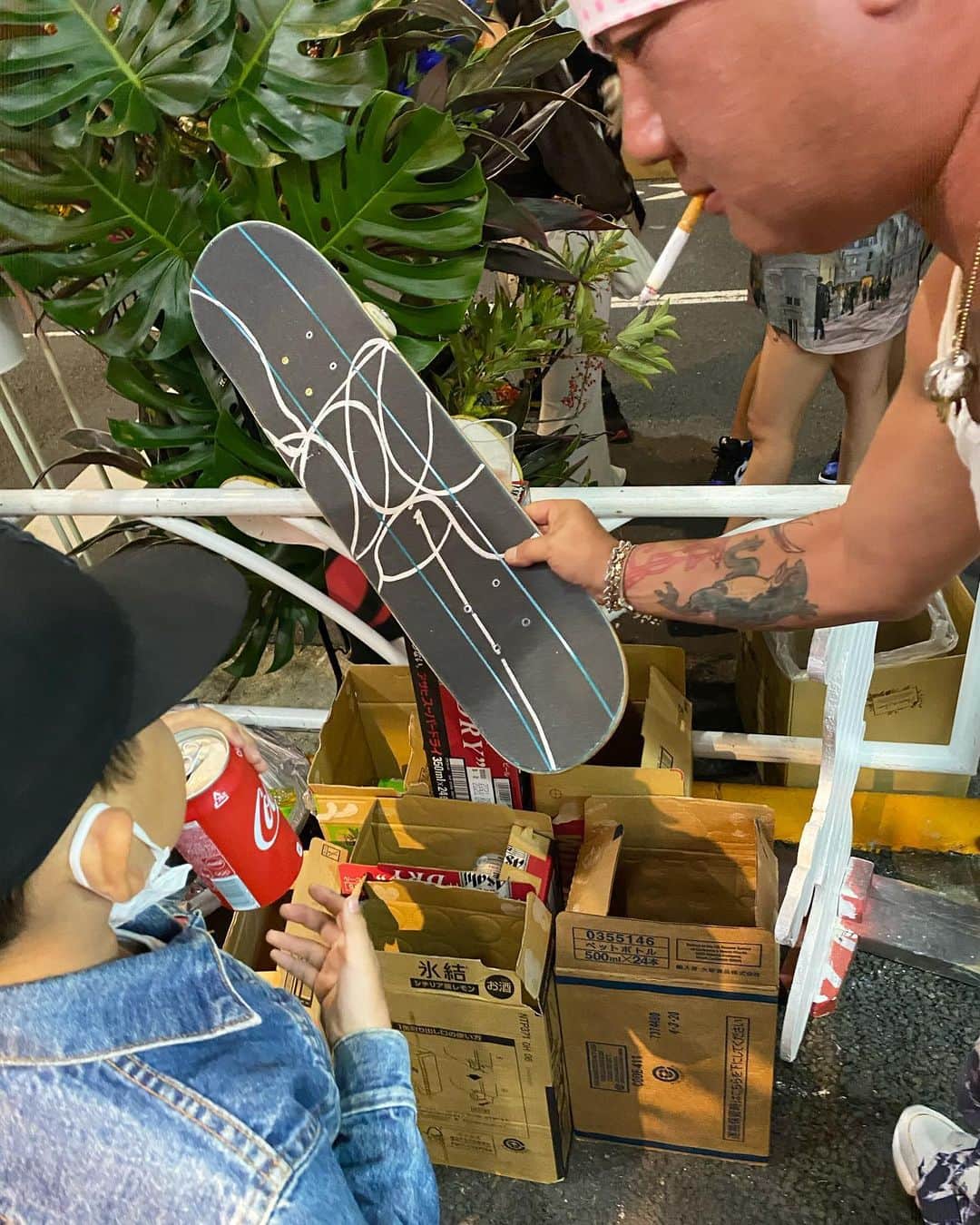 DJ DARUMAのインスタグラム：「👦🏻🛹🖊🌴🌏 ウゲンのNEWデッキにSKO🙏🏻✨」