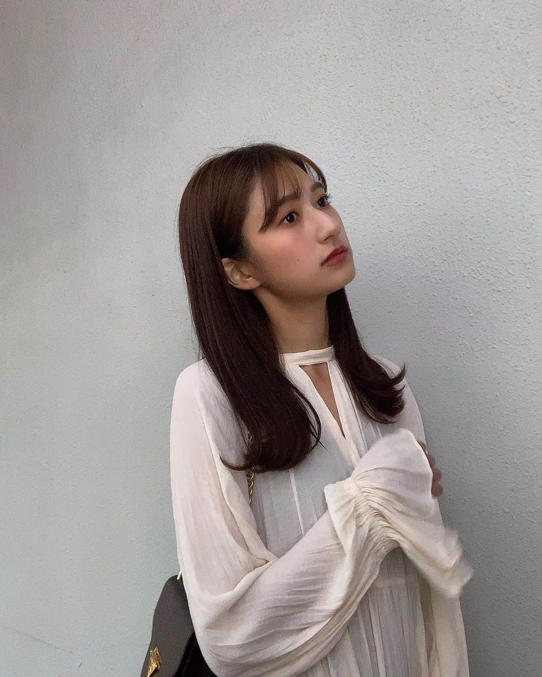 濱田よりかさんのインスタグラム写真 - (濱田よりかInstagram)「お袖かわ♡ . 展示会でオーダーしてたの 早速着ちゃった☺️ くしゅっとした素材感とか透け感色味も好きすぎる🍂❤︎ @cocodeal_official  . 背中もかわいいの🥺」10月2日 20時28分 - yorika_hamada