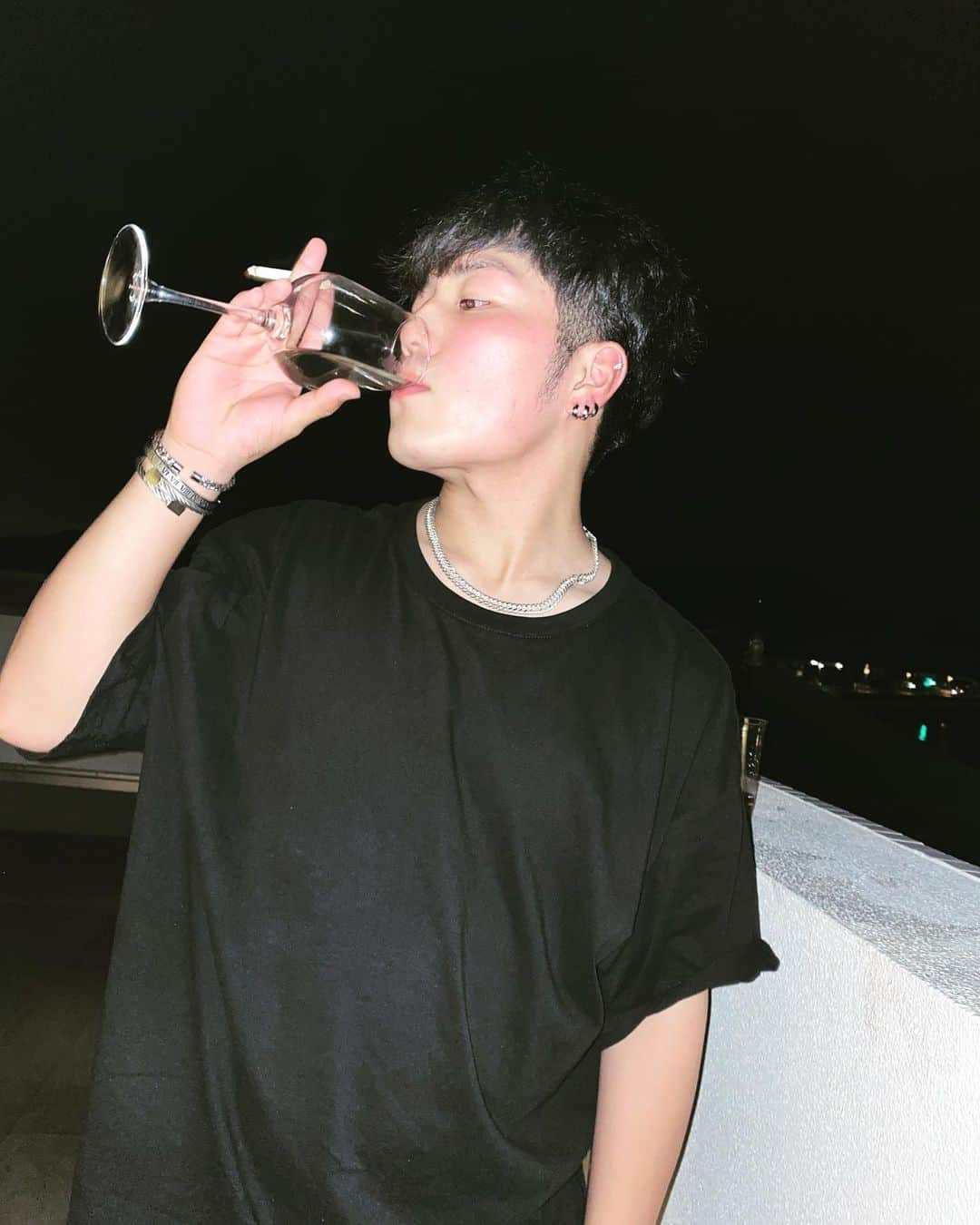 EINSHTEINさんのインスタグラム写真 - (EINSHTEINInstagram)「🍷🚬🌠」10月2日 20時36分 - einshtein777