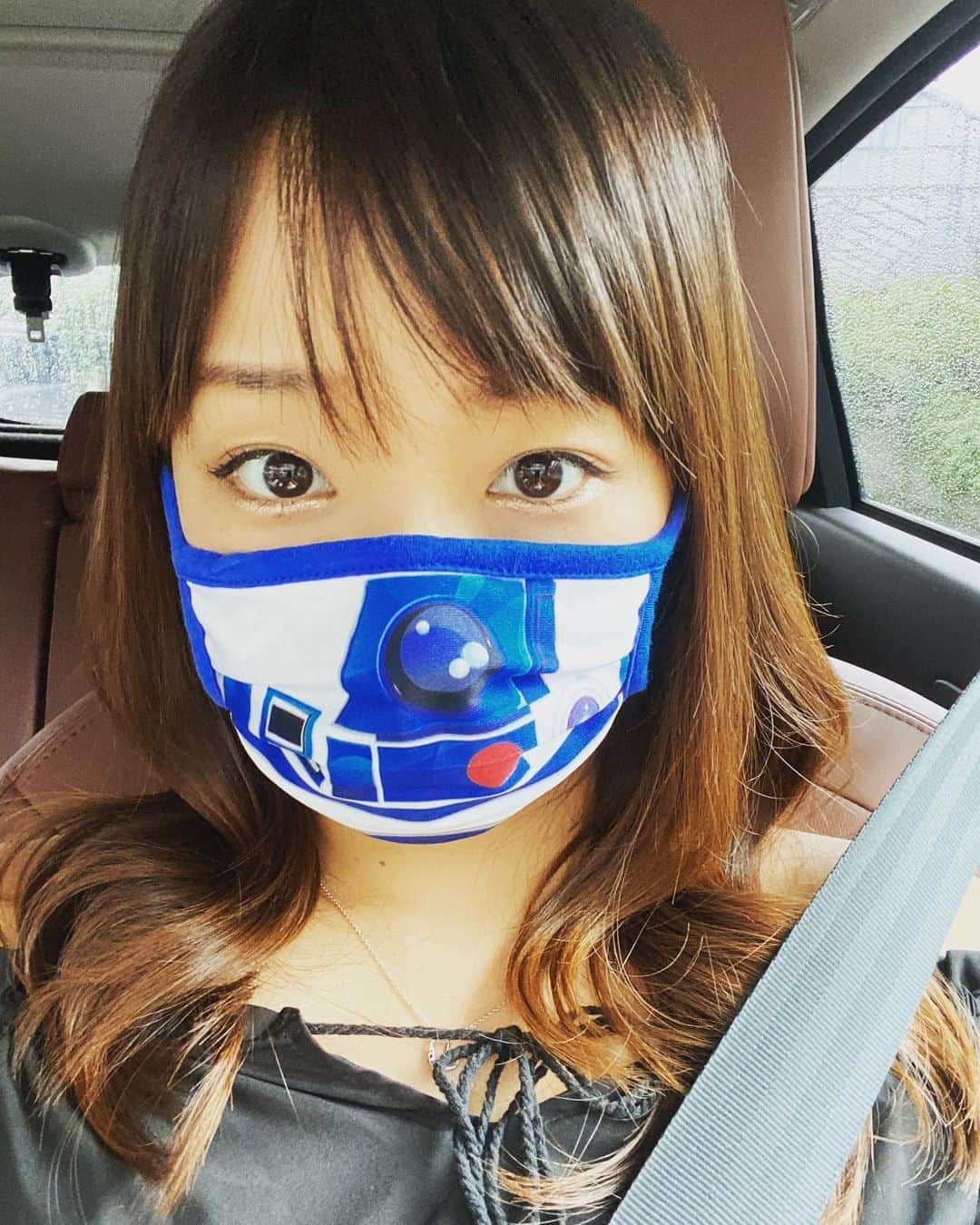 のインスタグラム：「みんなにもらったR2-D2マスク😷大活躍❣️ #starwars #mask #wearamask #マスク　#スターウォーズグッズ」