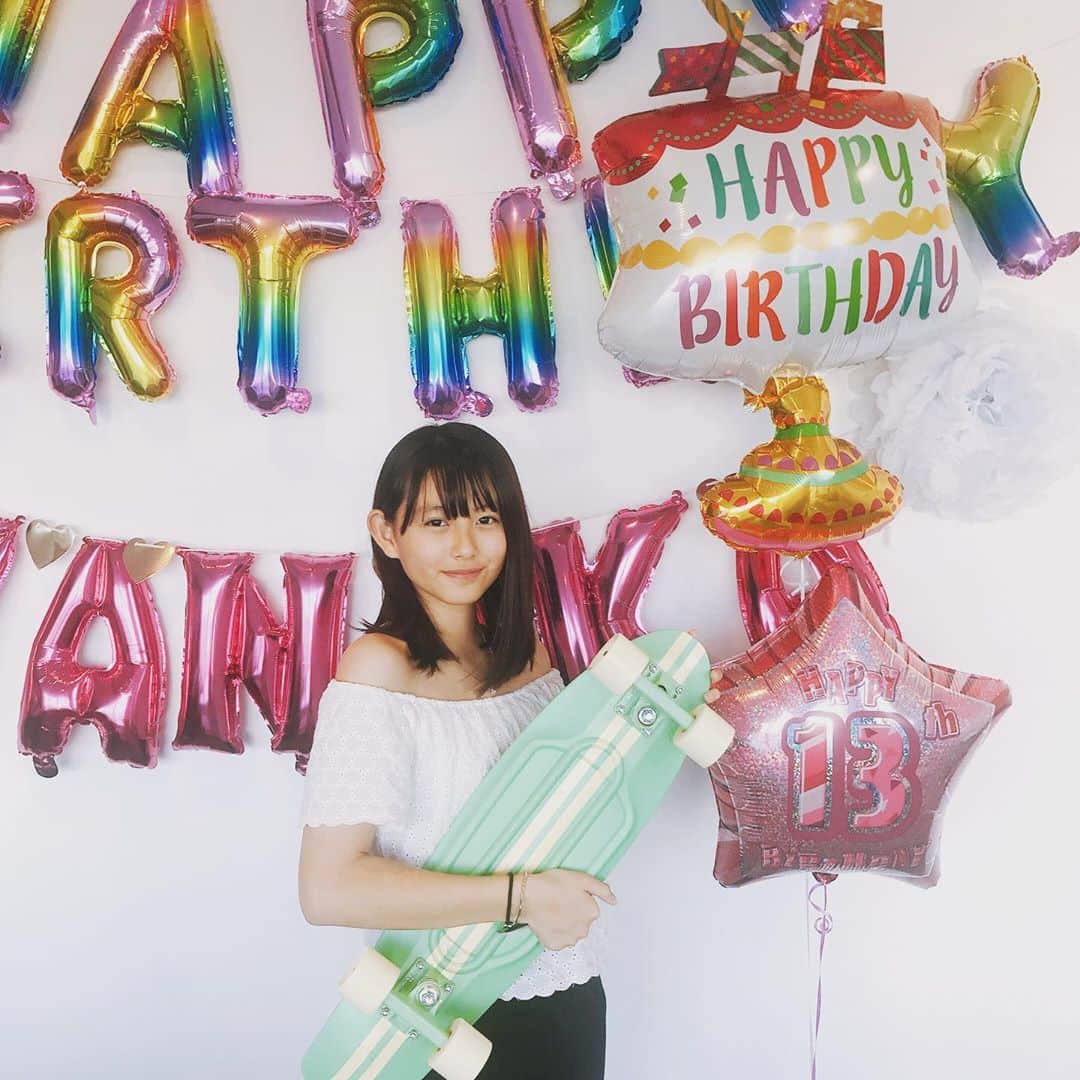 田代有三のインスタグラム：「. 遂に‥最愛の娘が13歳になりました。 色々な場所に引っ越し苦労もたくさんして来たと思います。 いつもありがとう❤️  13歳の誕生日プレゼントは何とPenny のスケートボード！カッコいいね！ 可愛いね😍  おめでとう㊗️🎂大好きよ😘  Finally, my beloved daughter just turned 13 years old today. She got a Penny’s skateboard. It’s definitely Australian and very cool🇦🇺  Happy birthday. Always thinking of you ❤️  #daughter  #penny #skateboard  #13th #happybirthday」