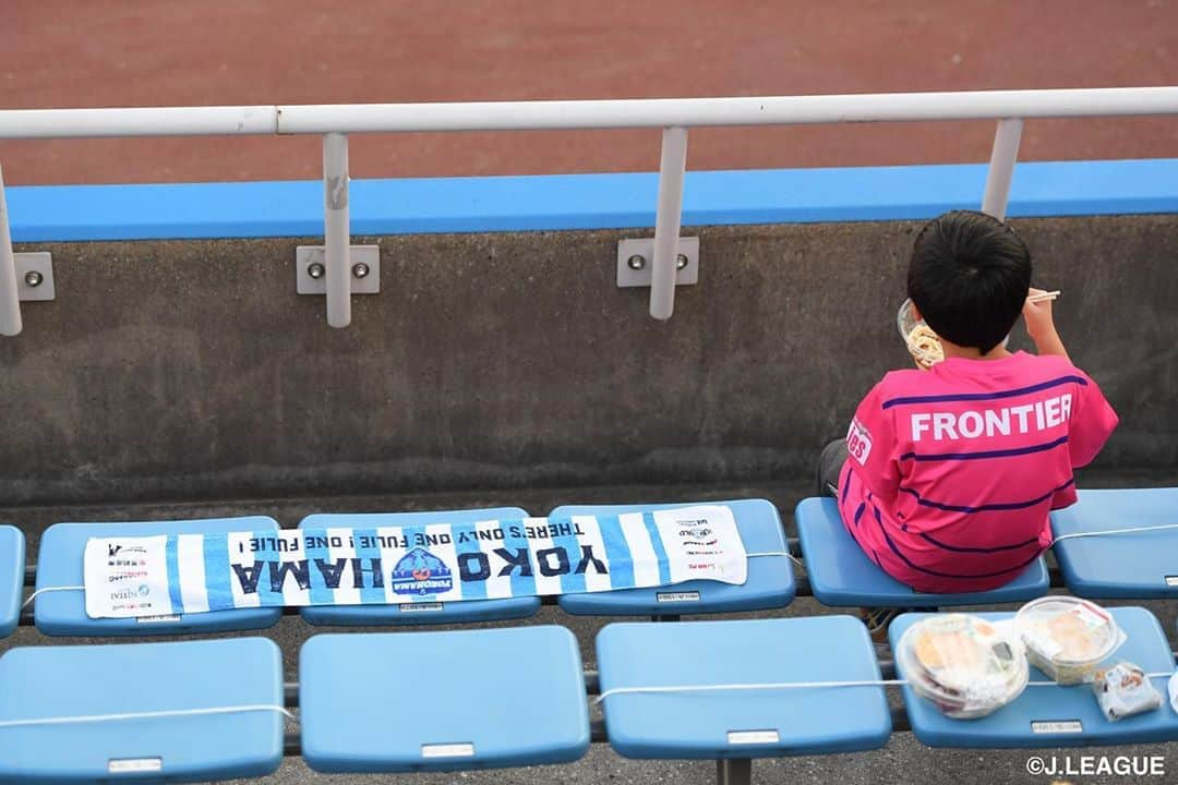 横浜FCさんのインスタグラム写真 - (横浜FCInstagram)「- 2020/10/3  vs KASHIWA REYSOL 360度HAMABLUE計画。 ニッパツ三ツ沢球技場をHAMABLUEで染めよう！ - #yokohamafc #横浜FC #RECORDTHEBLUE #JLEAGUE #360度HAMABLUE計画 #明日も共に戦おう」10月2日 20時47分 - yokohamafc_official