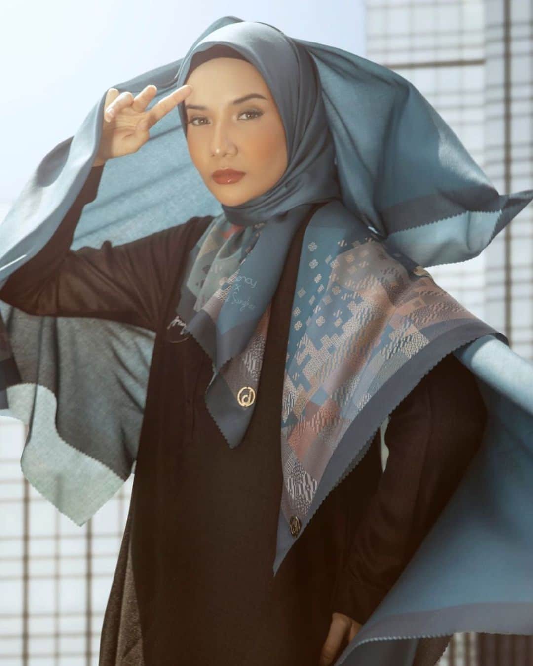 Zaskia Sungkarさんのインスタグラム写真 - (Zaskia SungkarInstagram)「@deenay.scarves x ZS 🤍」10月2日 20時56分 - zaskiasungkar15