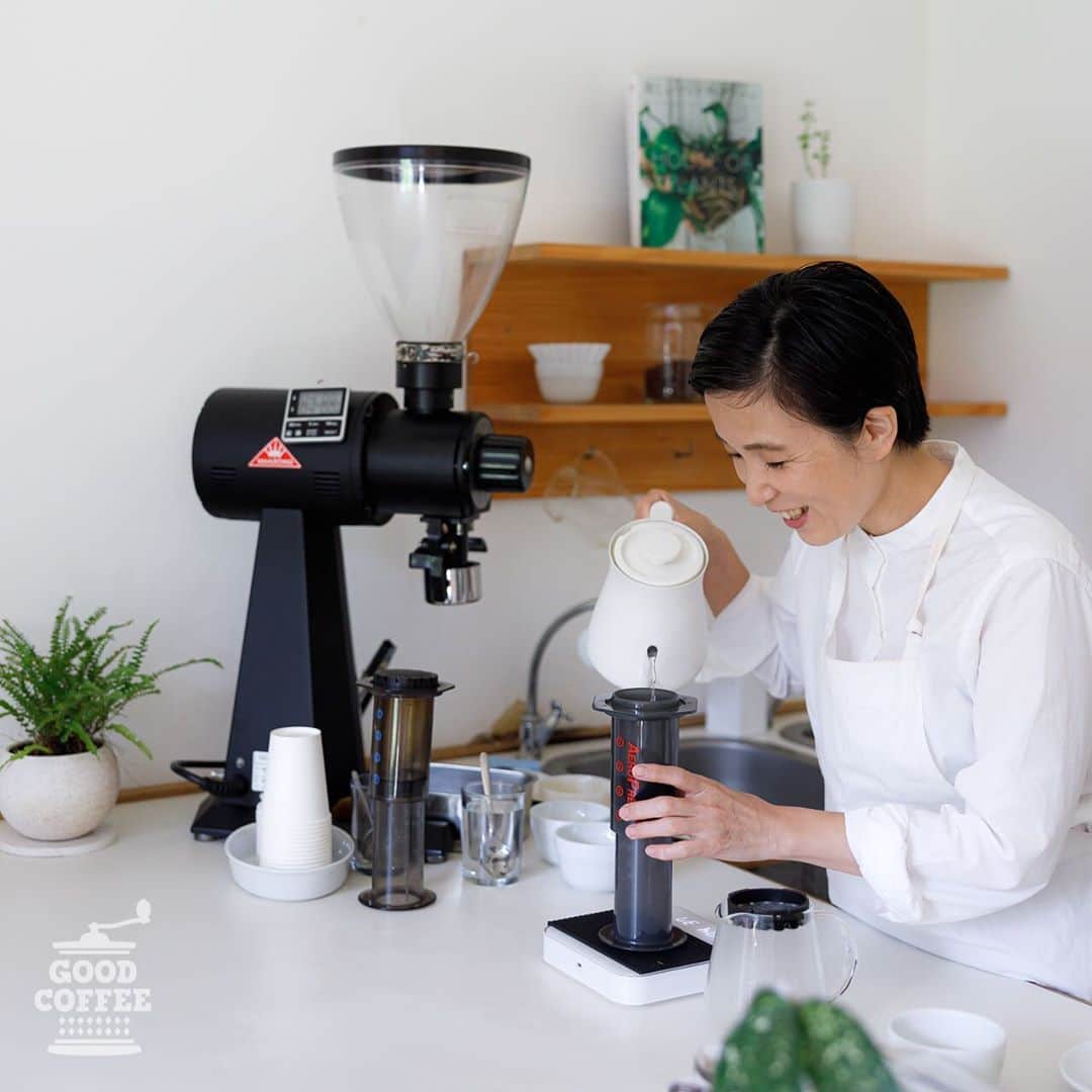 のインスタグラム：「. ☕️ Good Coffee Crew Recommend Shop Info ☕️  【manly coffee (@manly_coffee) ／ 福岡・平尾】 GC Crew：@north.pole.gmt.omnibus 「エアロプレスの第一人者でコーヒーを紅茶の様に飲ませてくれます！最近のオススメは”MILK BREW”」  — 全国にいらっしゃるコーヒーラバーの方がGood Coffee のインスタグラム更新に参加いただく企画、  ”Good Coffee Crew”  をスタートします。 コロナ禍もあり、Good Coffee として取材に出られない状況が続いておりますが、日本全国からコーヒーショップ情報を提供いただけるGC Crew の皆さまからいただいた情報を、すてきな写真とともにシェアしていきます。ぜひ、チェックしてみてください。 —」