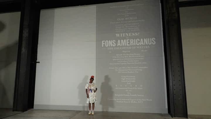 UNIQLO UKのインスタグラム：「As part of this month’s UNIQLO #TateLates: Night In, London-based artist and writer @abondance_ reads her poetic response to Kara Walker’s Hyundai Commission: Fons Americanus in Tate Modern's Turbine Hall, reflecting on the changing relationship with the artwork a year after its installation. Head over to @Tate for the link in their bio where you can find Matanda's full poem and a programme of talks, music and film marking this monumental work!」