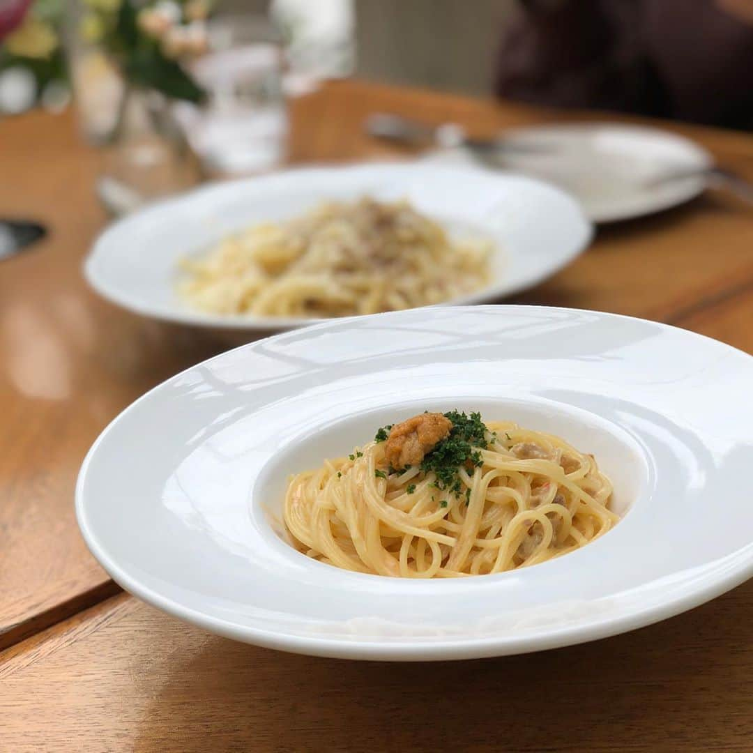 加藤あやのさんのインスタグラム写真 - (加藤あやのInstagram)「先日行ったランチの写真  鮮やかで食欲わいちゃいますねぇ🐥✨ テラスの席で気持ちよく食事ができました！ 美味しかったし、わいわいと楽しかった✨ ひびちゃん、りのちゃんありがとう☺️✨  #ランチ #イタリアン #lunch  #italian  #pizza  #pasta  #sangria」10月2日 21時15分 - ayano_kato929