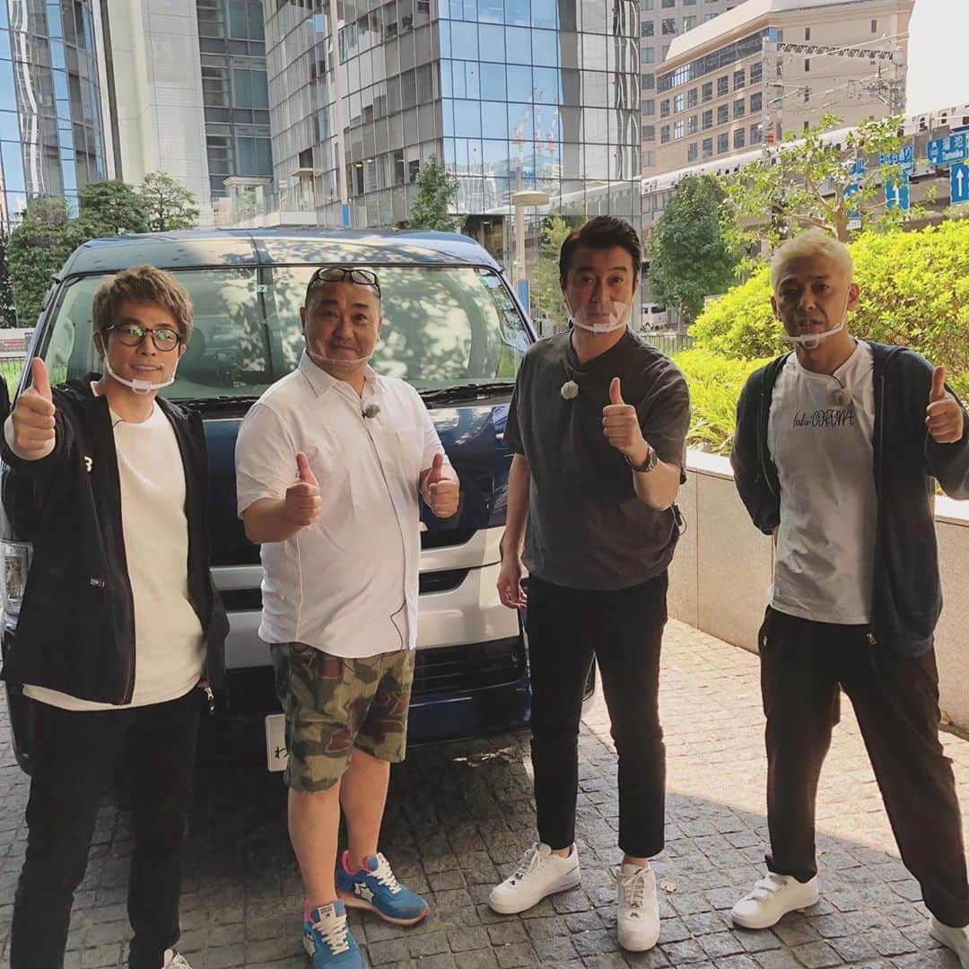 田村淳のインスタグラム：「極楽とんぼ×ロンドンブーツ 2組でロケしてます^_^ まだ詳しい情報は言えないんですが…」