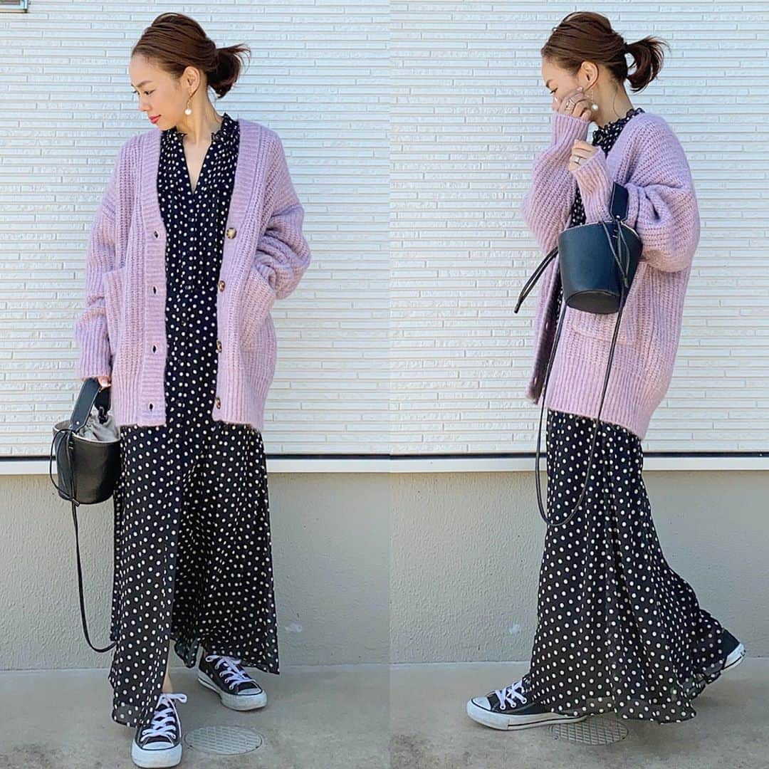 のインスタグラム：「💎keimade  昨日は沢山のご注文本当にありがとうございます🙇‍♀️  そして、 ご心配してくださった方々本当ありがとうございます😭  少しでも早くお届け出来るよう頑張ります💪 ________________________ 前はよくしてたワンピコーデ👗 前はガウン風に着てたやつ❤️ やっぱり好き💕 @zara コーデ❤️ bag／ @ayako_tanaka_  #ayakobag  shoes／#converse  pierce／#keimeda  ____________________________ #locari#mamagirl#大人カジュアル#ママコーデ#カジュアルコーデ#153cmコーデ#大人ファッション#アラフォーコーデ#プチプラファッション#おちびコーデ#オトナカジュアル#ママファッション #大人コーデ #低身長コーデ #zaraコーデ#きれいめカジュアル#ザラジョ#大人カジュアルコーデ #プチプラコーデ #ワンピース#カジュアルコーデ #カジュアル #モノトーンコーデ#ザラコーデ#秋コーデ#オーバーサイズ #カーディガン#zara購入品」