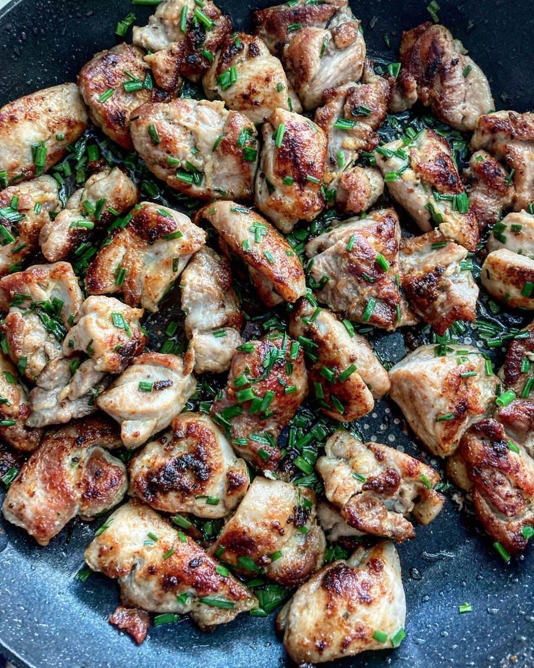 Flavorgod Seasoningsさんのインスタグラム写真 - (Flavorgod SeasoningsInstagram)「Chicken thighs cooked in a bit of olive oil, seasoned with @flavorgod Ranch Seasoning! By customer @irina.ko.19⁠ -⁠ Add delicious flavors to your meals!⬇️⁠ Click link in the bio -> @flavorgod  www.flavorgod.com⁠ -⁠ Flavor God Seasonings are:⁠ ➡ZERO CALORIES PER SERVING⁠ ➡MADE FRESH⁠ ➡MADE LOCALLY IN US⁠ ➡FREE GIFTS AT CHECKOUT⁠ ➡GLUTEN FREE⁠ ➡#PALEO & #KETO FRIENDLY⁠ -⁠ #food #foodie #flavorgod #seasonings #glutenfree #mealprep #seasonings #breakfast #lunch #dinner #yummy #delicious #foodporn」10月3日 8時02分 - flavorgod