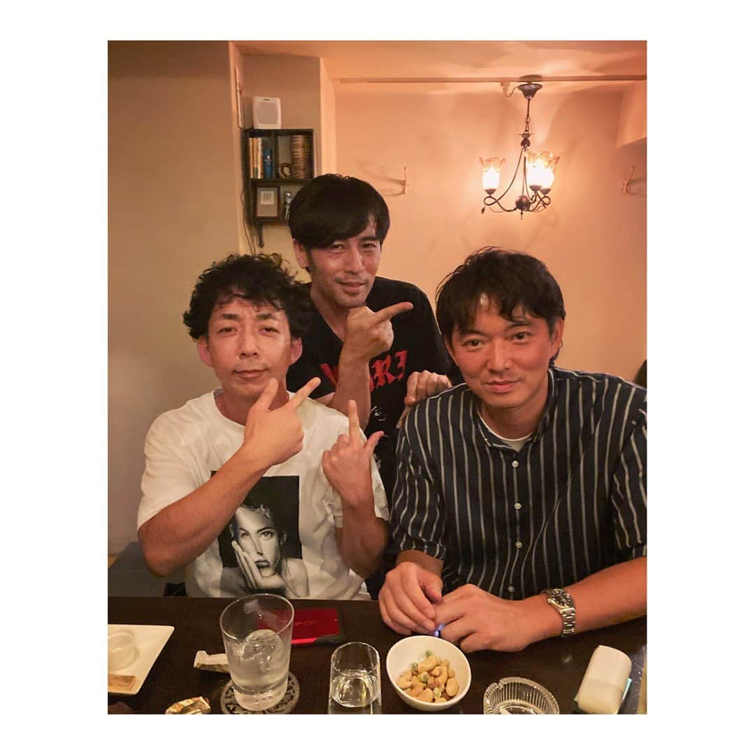 林幸治さんのインスタグラム写真 - (林幸治Instagram)「偶然会った。今度、呼人さんの家のレコードルームでレコード聴こうよって誘ってもらったよー。  #寺岡呼人 #川口大輔 #唱の同級生」10月2日 23時12分 - tct_koji_hayashi