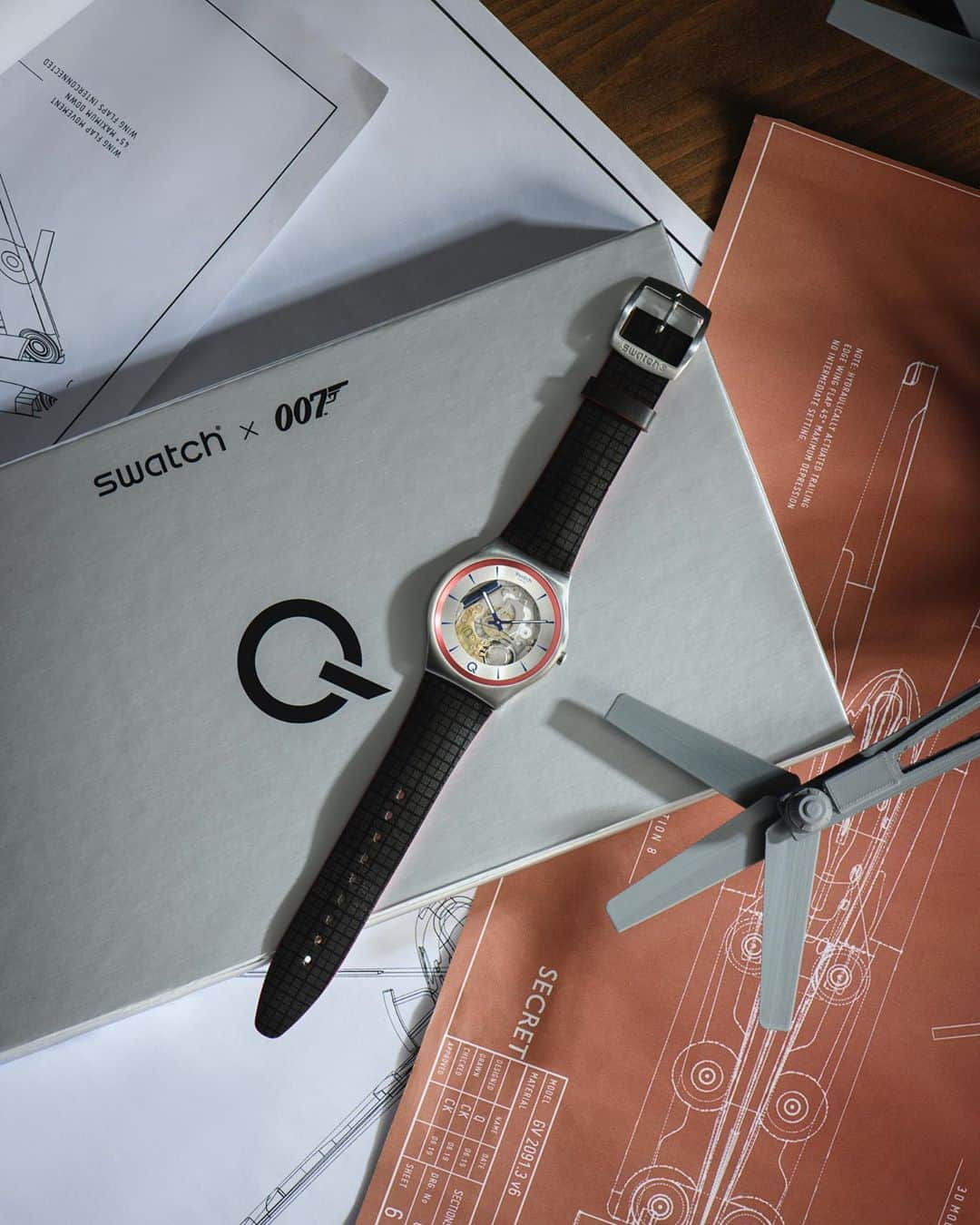 Swatchさんのインスタグラム写真 - (SwatchInstagram)「From Q, to you! Discover the new ²Q #Swatchx007 #NoTimeToDie」10月2日 23時14分 - swatch