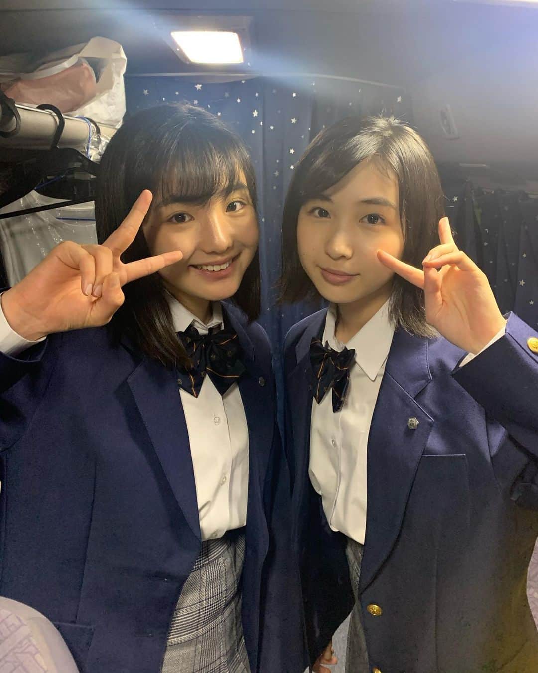 白井杏奈のインスタグラム：「・ 見つけていただけましたか？ 素敵なドラマに関わらせていただけてすごく幸せです 学ばせていただくことがたくさんありました！ まだまだですがこれからも頑張りますので応援よろしくお願いします🙇🏻‍♂️ #キワドい2人  来週もみるのが楽しみ！ ・ 中村守里ちゃんと♡」