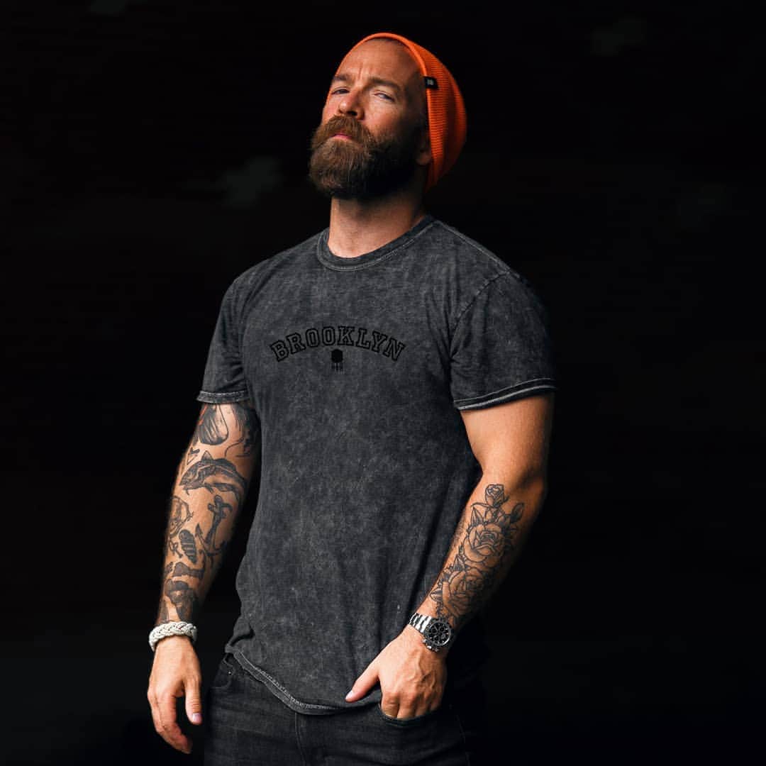 ブルックリンインダストリーズのインスタグラム：「Jeff in the black acid wash Collegiate Tower T-shirt.  Tons of new graphics just landed on the site. #brooklynindustries #liveworkcreate #mensfashion」
