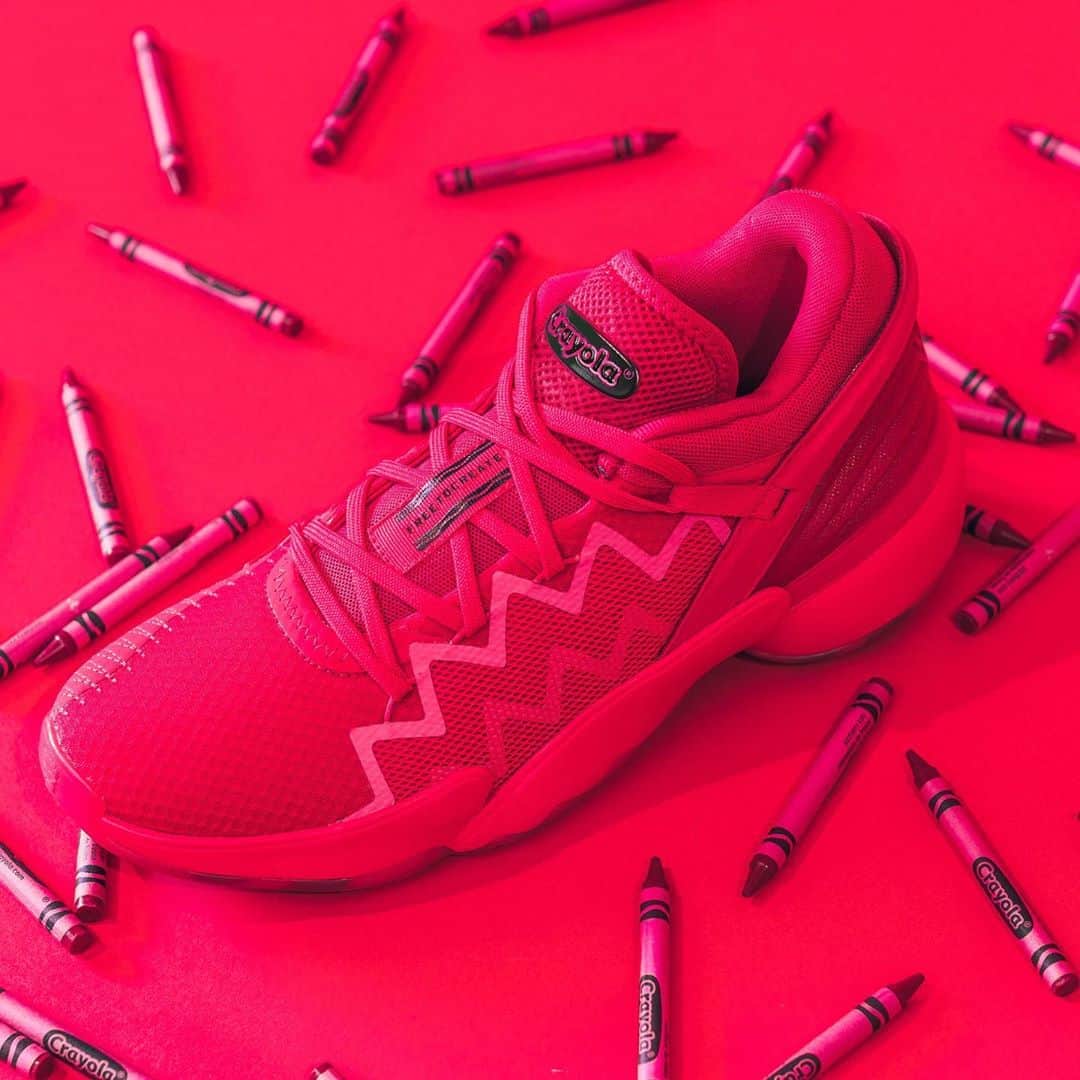 Foot Lockerさんのインスタグラム写真 - (Foot LockerInstagram)「Balling in COLOR 🖍️ #adidas D.O.N. 2 'Crayola Pack' available now!」10月2日 23時33分 - footlocker