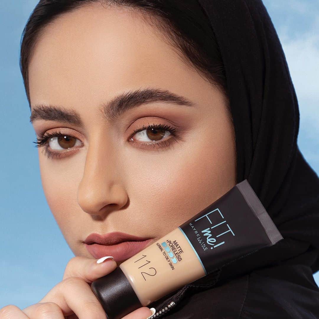 Maybelline New Yorkさんのインスタグラム写真 - (Maybelline New YorkInstagram)「Comment your #fitmefoundation shade number below!⬇️ @dinalsharif wears shade no.112 of our Matte & Poreless formula!😍」10月3日 0時00分 - maybelline
