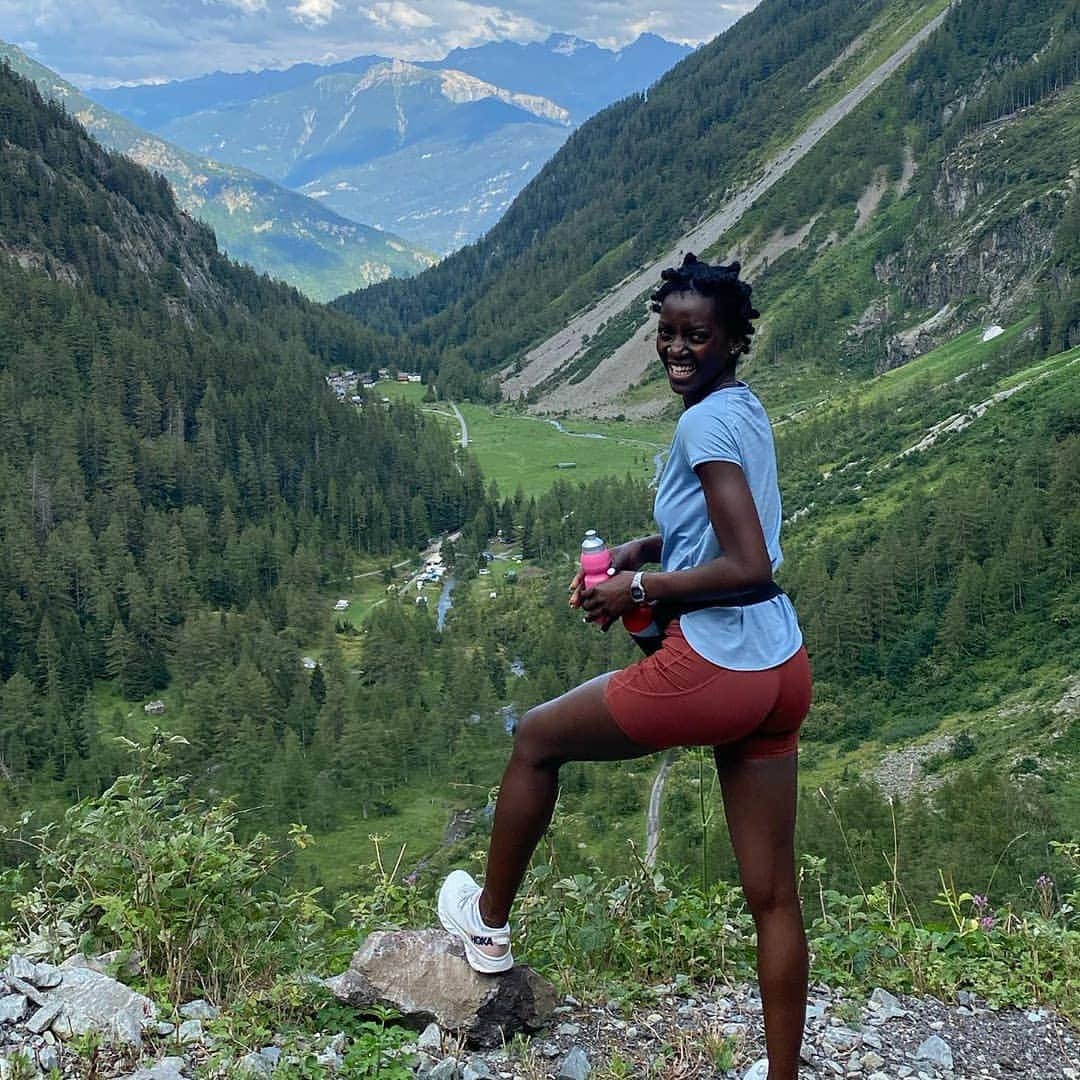 ホカオネオネのインスタグラム：「What's on your to-do list this weekend?   📸 @aliimakn #TimeToFly」