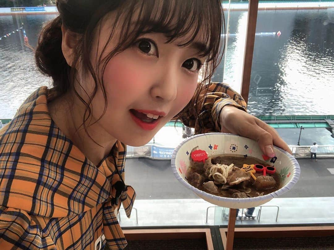 惣田紗莉渚のインスタグラム：「ボートレース平和島の もつ煮💓 明日から12周年ライブ 楽しむーーー😊😊 #平和島 #ボートレース平和島  #競艇 #boatrace  #もつ煮」