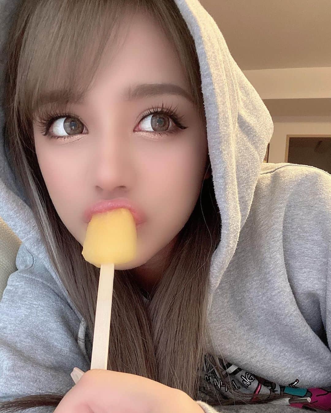 関口さくらさんのインスタグラム写真 - (関口さくらInstagram)「みんな何してるの🥺❤️  げんき？🥺  コメ返しよーっと👶🏼」10月3日 0時06分 - frndz.66