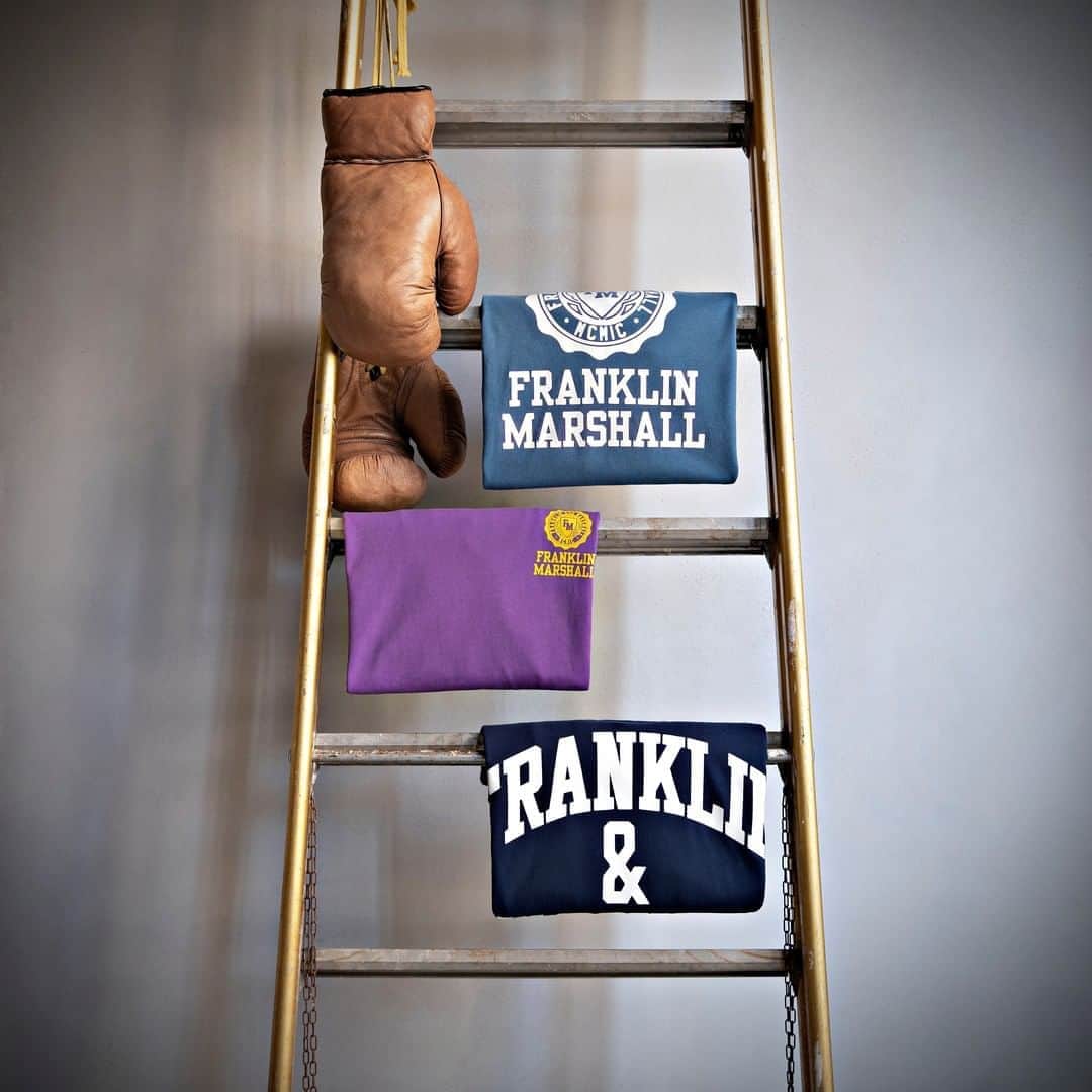 フランクリン&マーシャルのインスタグラム：「FRANKLIN & MARSHALL  FW2020 COLLECTION   Prints go graphic with retro logos	  #franklinandmarshall #newcollection #fw20 #tshirt」