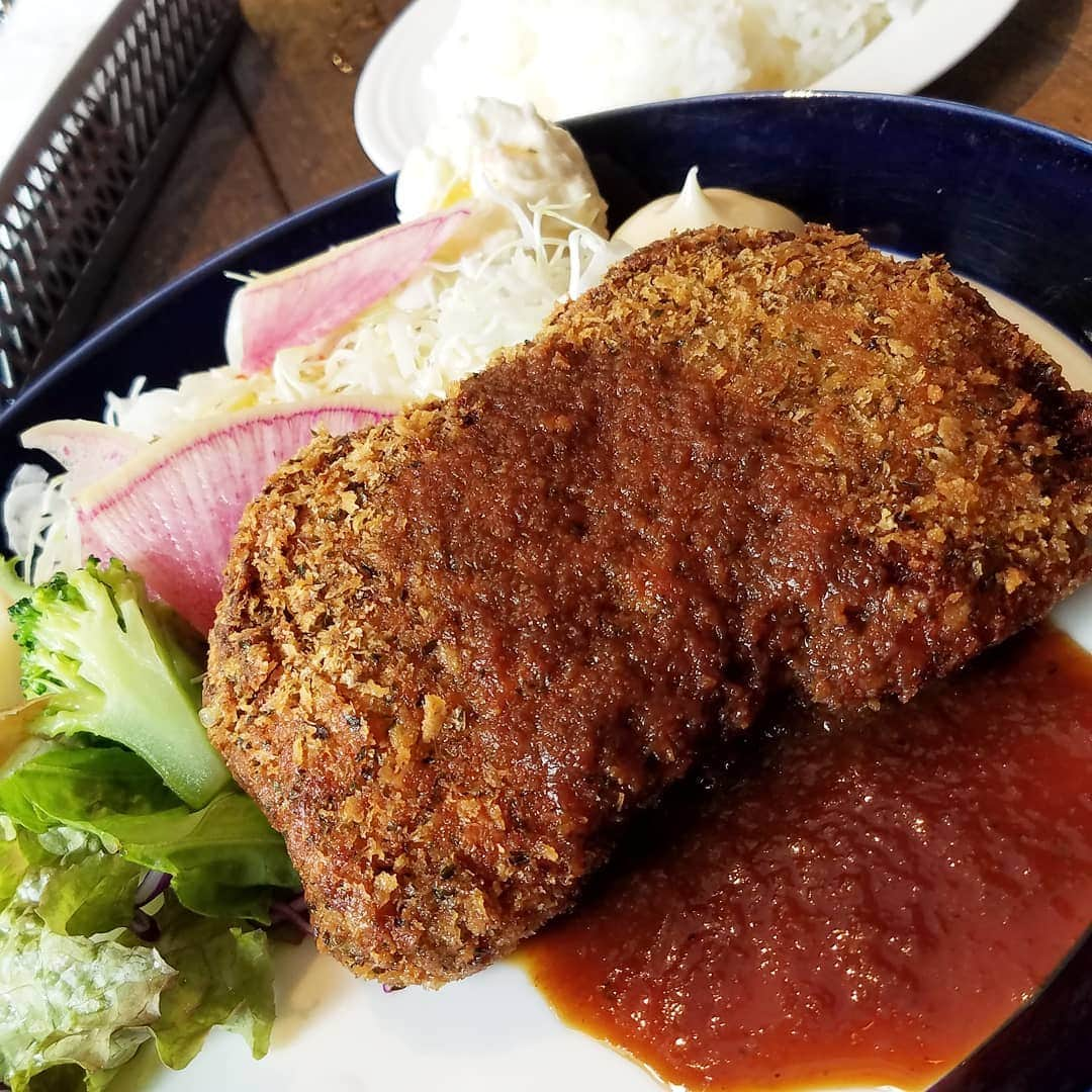 秋田くみ子さんのインスタグラム写真 - (秋田くみ子Instagram)「最近、いただいたランチ😋 ・ チーズキーマカレー ・ チーズかつ ・ 明太いかしそパスタ ・ 裏切らないメニュー✨ ・ テラス席で、太陽の光を☀️浴びながら美味しくいただきました。最高です😊。 ・ #ランチ#ランチタイム#テラス席#女子#チーズ#チーズ大好き#ママ#ご褒美#感謝#lunch#lunchtime#love#happy」10月3日 0時44分 - kumikoakita