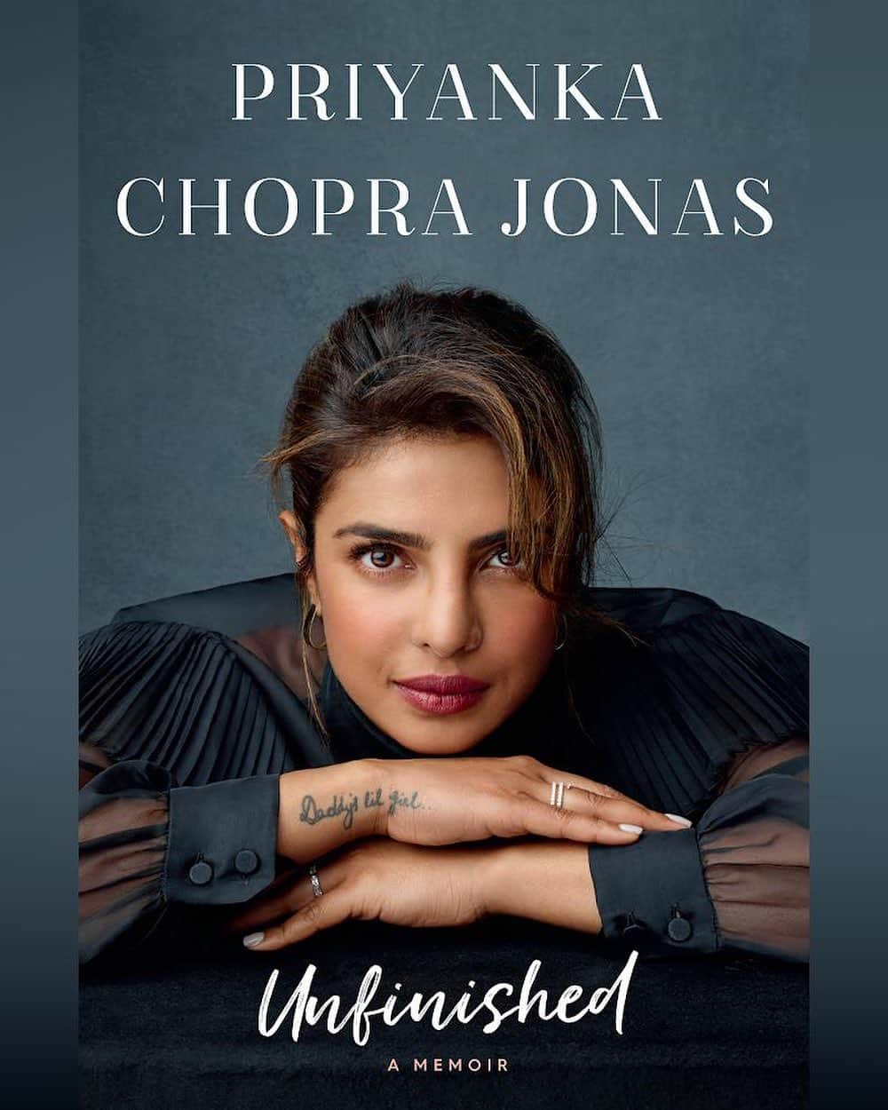 ニック・ジョナスさんのインスタグラム写真 - (ニック・ジョナスInstagram)「So incredibly proud of you @priyankachopra quick question... can I please get a signed copy 😏 everyone go pre order my wife’s beautiful memoir now!」10月3日 0時46分 - nickjonas