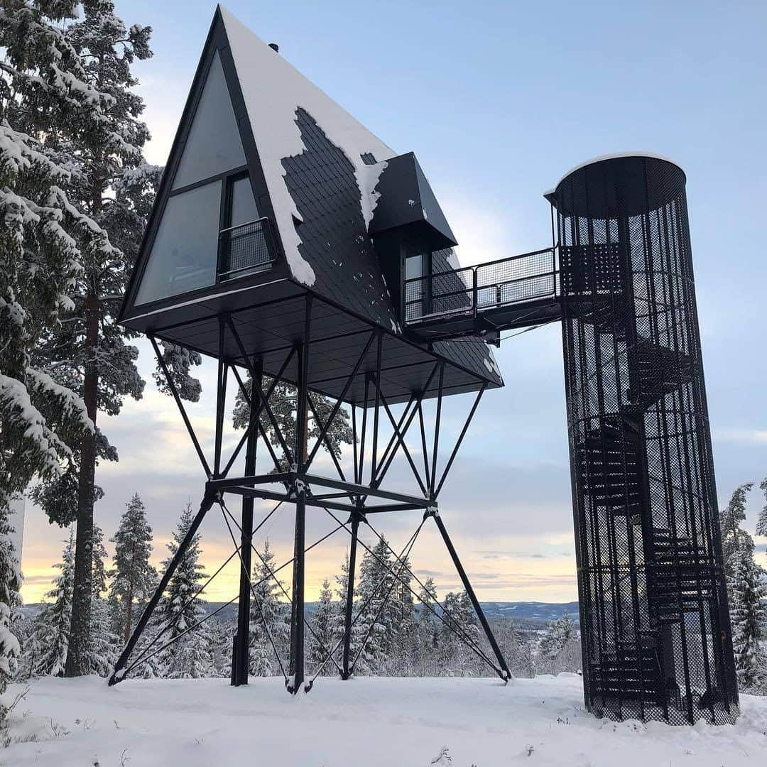 Architecture - Housesさんのインスタグラム写真 - (Architecture - HousesInstagram)「⁣ @panhytter 🌲is two a-frame structures at 431-square-feet each. The cabin perch 26 feet above the ground on steel poles sunk 20 feet deep into the bedrock below, providing stability when strong winds blow. ⁣ ⁣ An amazing creation of the #architect @espen.surnevik. And where our question: would you live there? YES or NO? Leave your comment below!💙⁣ _____⁣⁣⁣⁣⁣ 📐@espen.surnevik⁣ 📍@panhytter, Norway ⁣ #archidesignhome⁣ _____⁣⁣⁣⁣⁣ #cabinlife #cabin #architecture #architecture_lovers #architecturephotography ⁣⁣ #architecturelovers #architecturephoto #modernarchitecture #architecturedesign #architectures⁣⁣⁣ #archilovers #architect #cabinlove⁣ ⁣」10月3日 0時50分 - _archidesignhome_