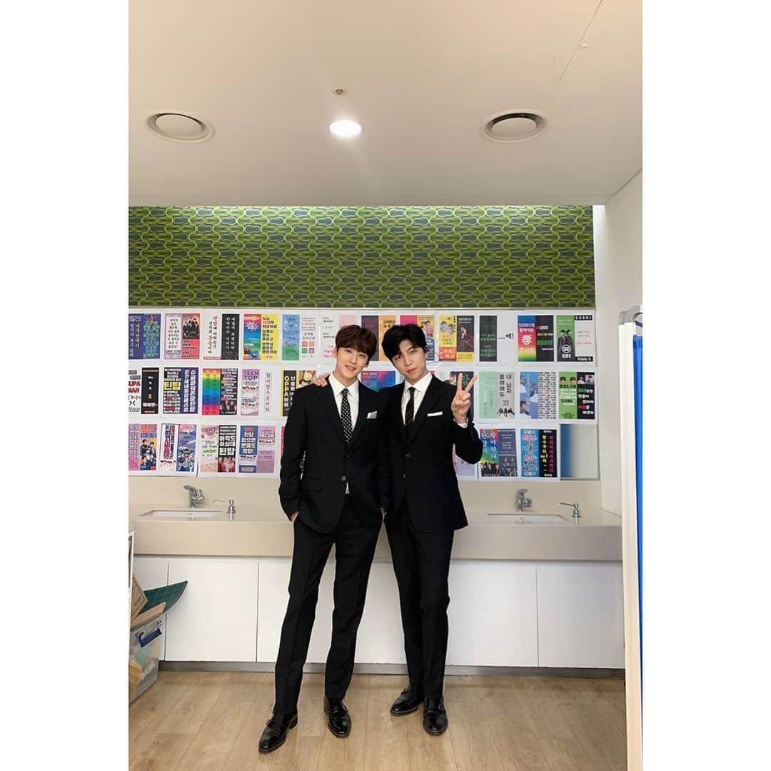 U-KISS（ユーキス）のインスタグラム：「[#수현] 유키스로 뭉친 시끄러, 만만하니 무대 너무 멋있지 않았나요~?!😭 무대 다 뿌신 오피피에이들👊   #유키스 #UKISS #SOOHYUN #KEVIN  #추석특집 #문명특급 #숨듣명 #콘서트」